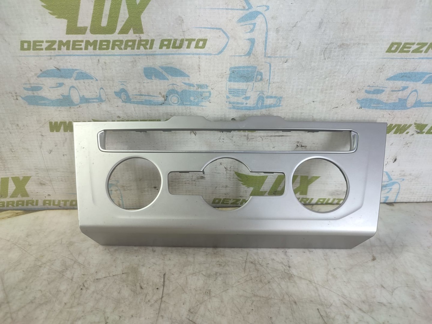 Rama centrala bord 3g1863100 Volkswagen Passat B8 (2014 - 2020)