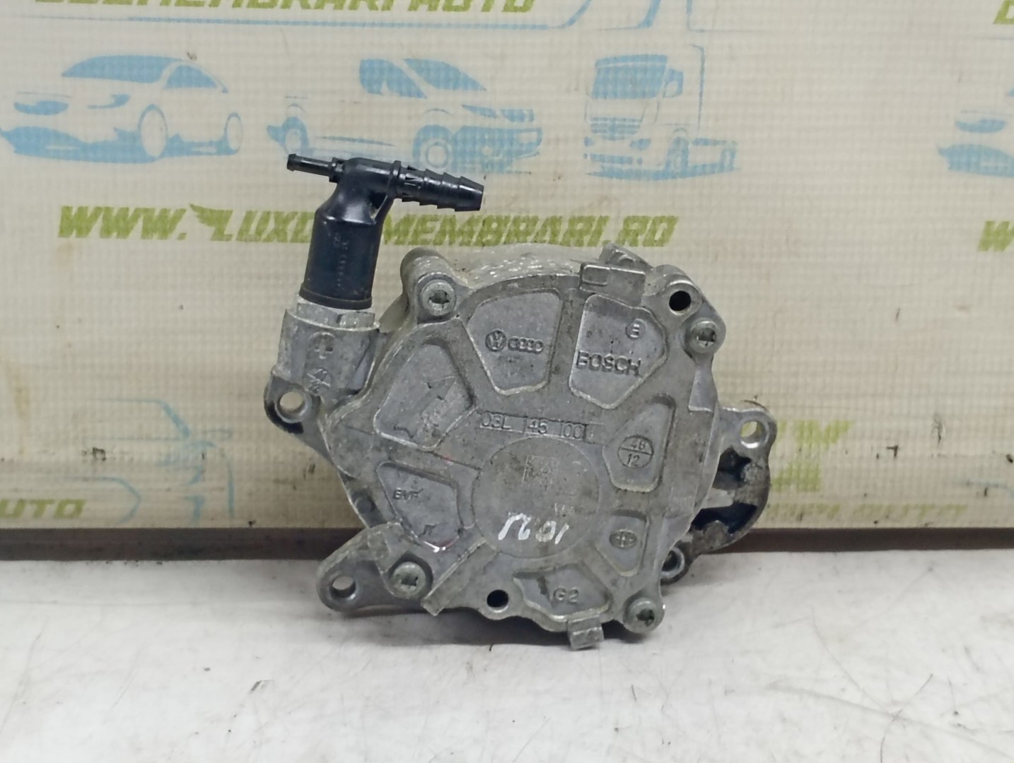 Pompa vacuum 03L145100 Volkswagen Golf 6 (2008 - 2015)