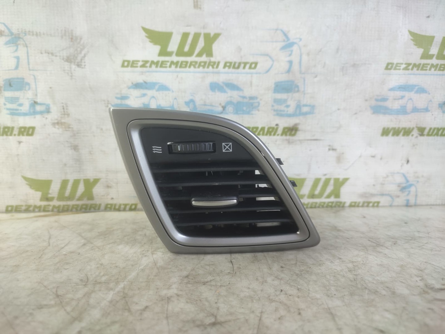 Grila ventilatie bord bjs764730 Mazda 3 BM (facelift) (2016 - 2019)