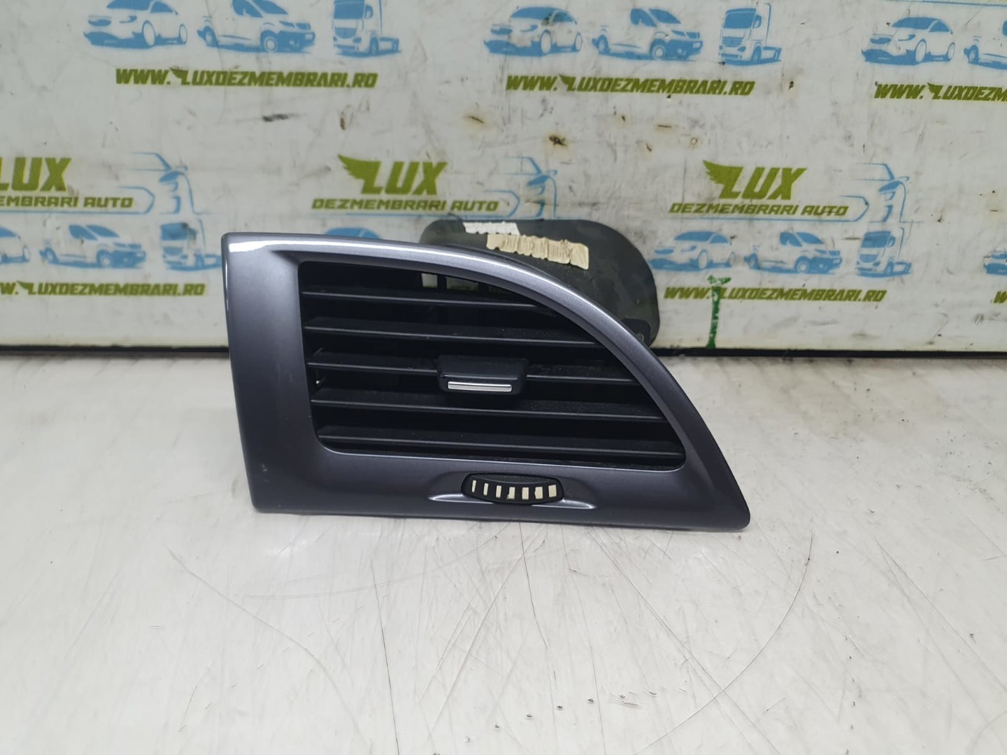 Grila ventilatie bord 1843021 Renault Megane 3 (2th facelift) (2013 - 2020)