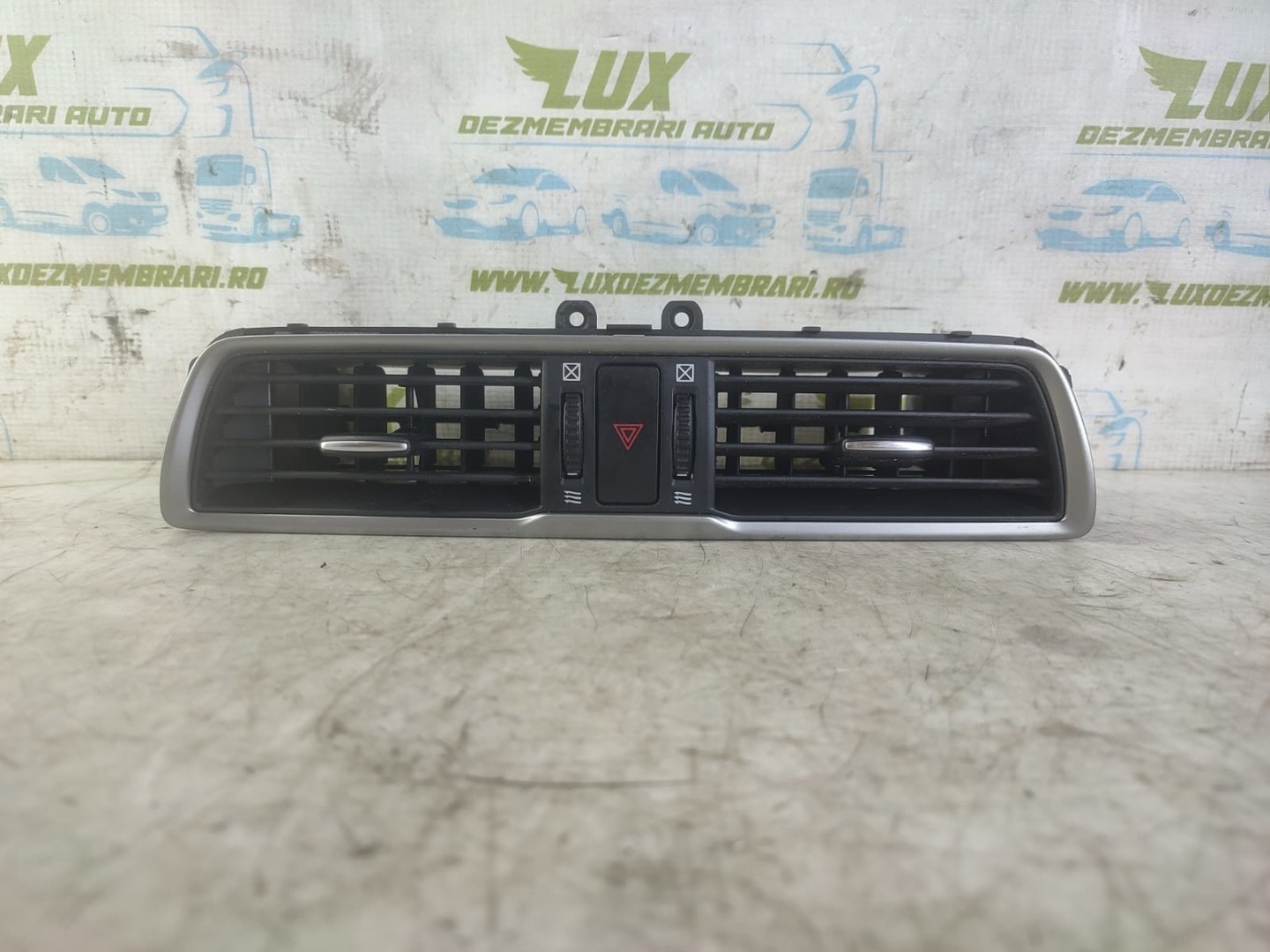Grila ventilatie bpm66491x ( Mazda 3 BM (facelift) (2016 - 2019)