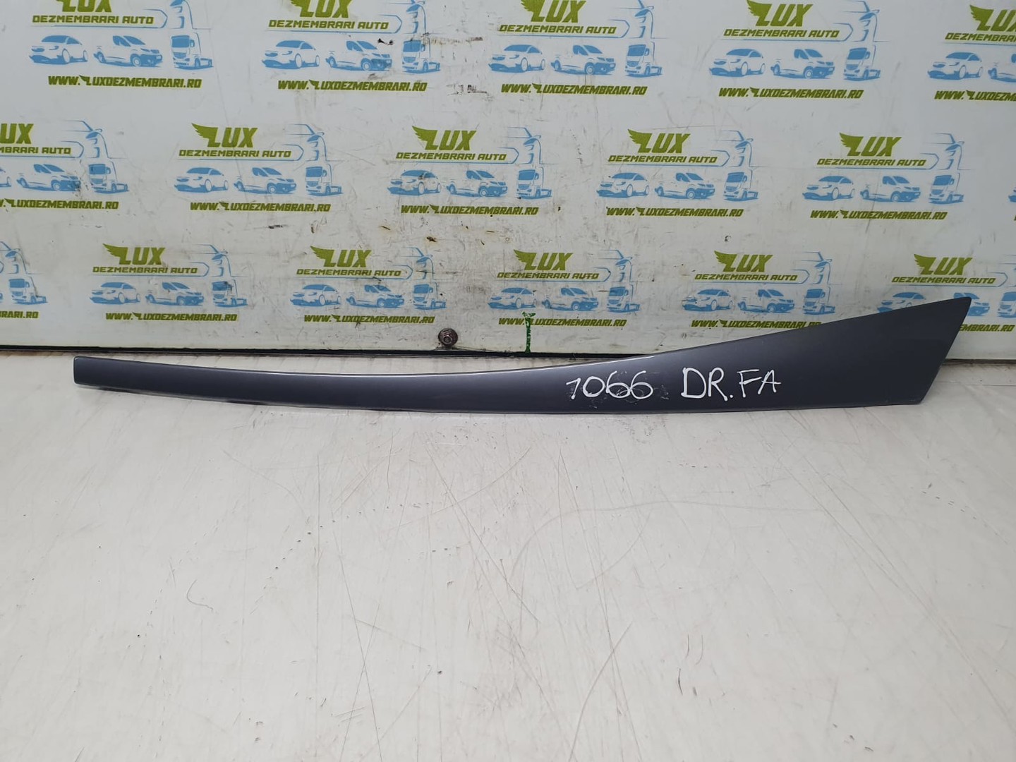 Ornament bord 684120007R Renault Megane 3 (2th facelift) (2013 - 2020)