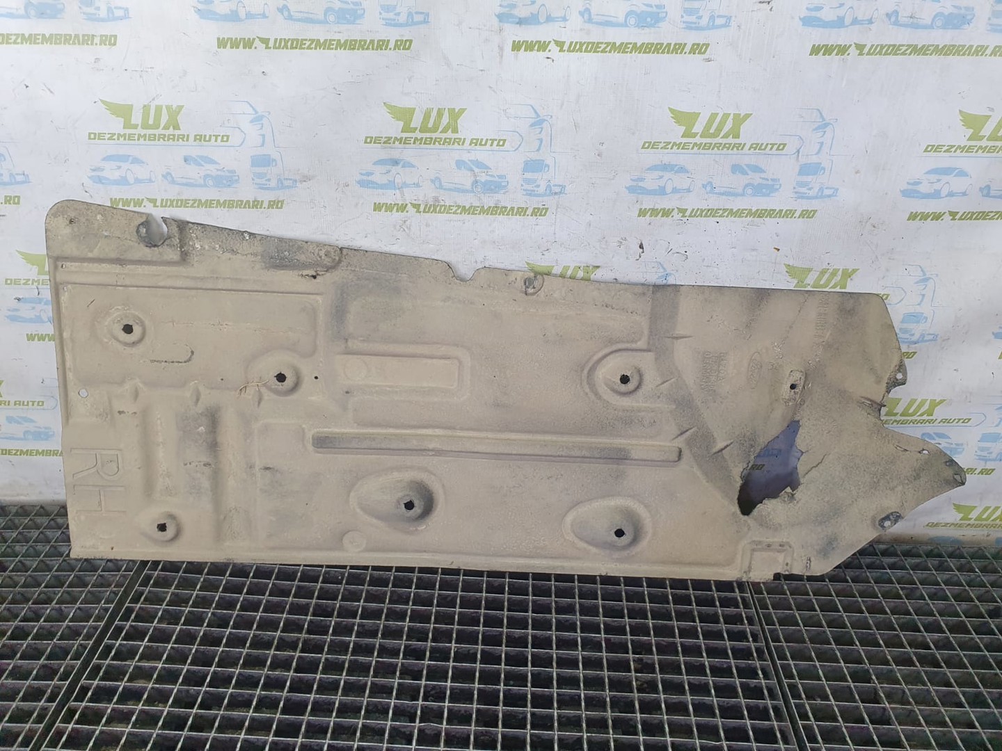 Scut caroserie dreapta cv61-r11132-a Ford Focus 3 (facelift) (2014 - 2020)