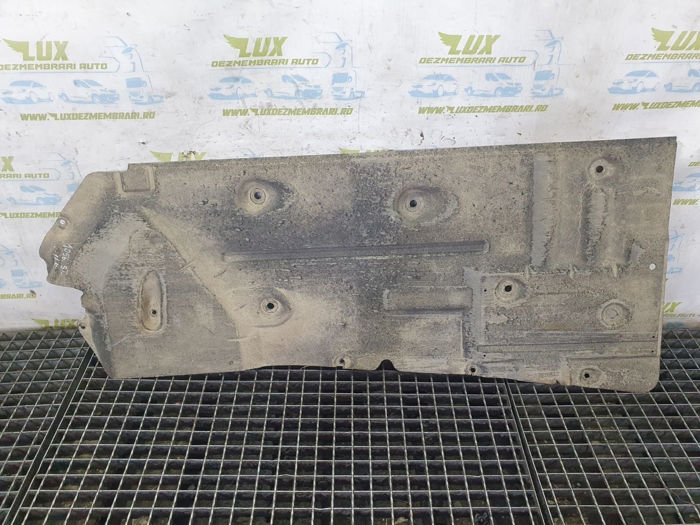 Scut caroserie stanga cv61-r11133-a Ford Focus 3 (facelift) (2014 - 2020)