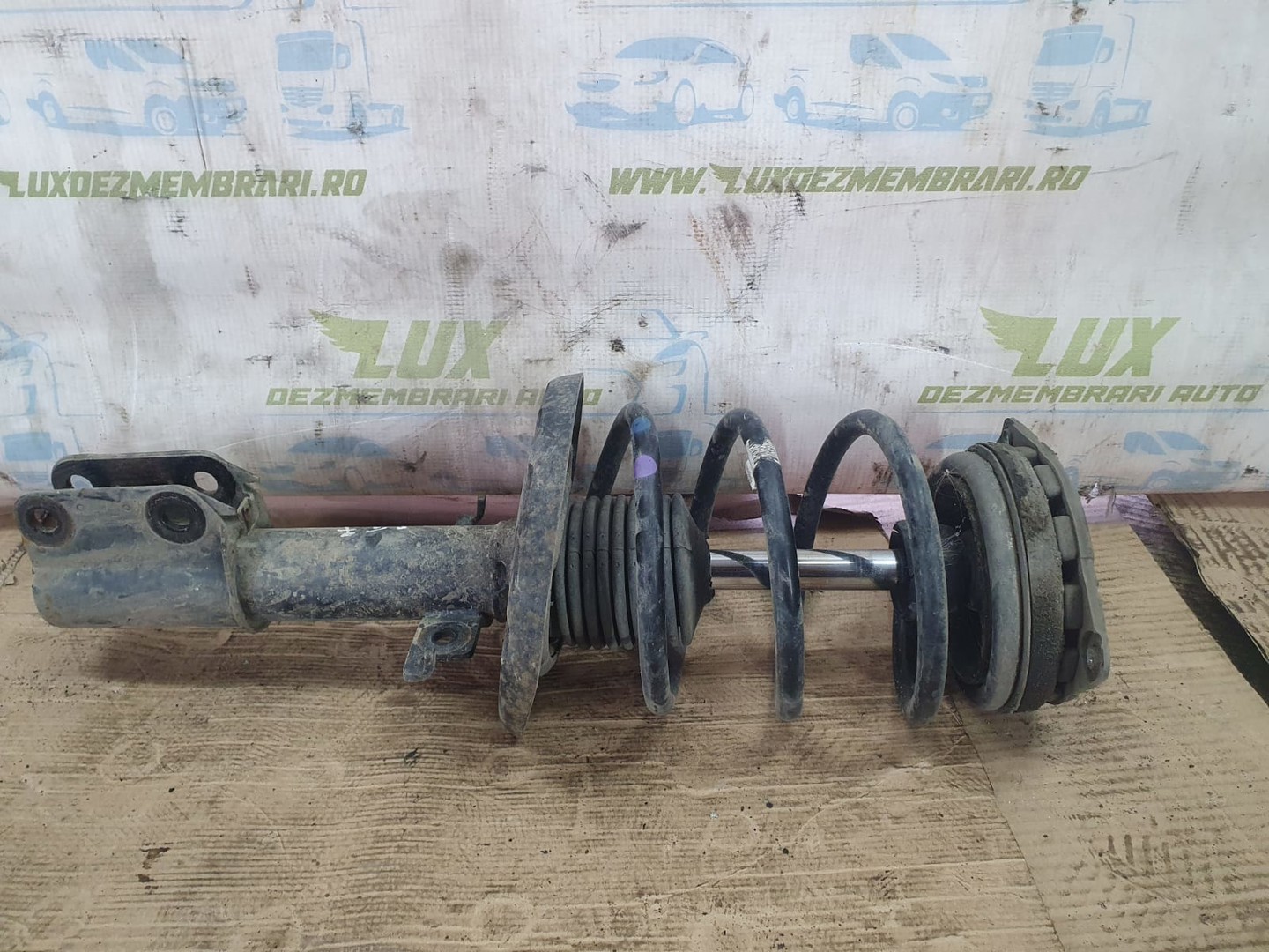 Amortizor cu arc stanga fata 543020008r Renault Megane 3 (2th facelift) (2013 - 2020)