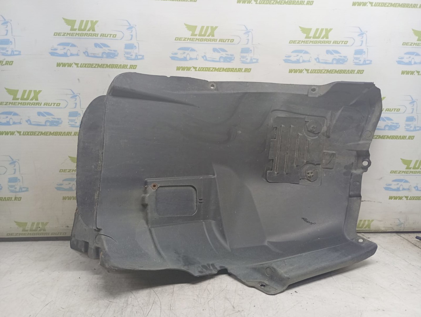 Carenaj roata fata stanga BMW Seria 3 E90 (2004 - 2010)