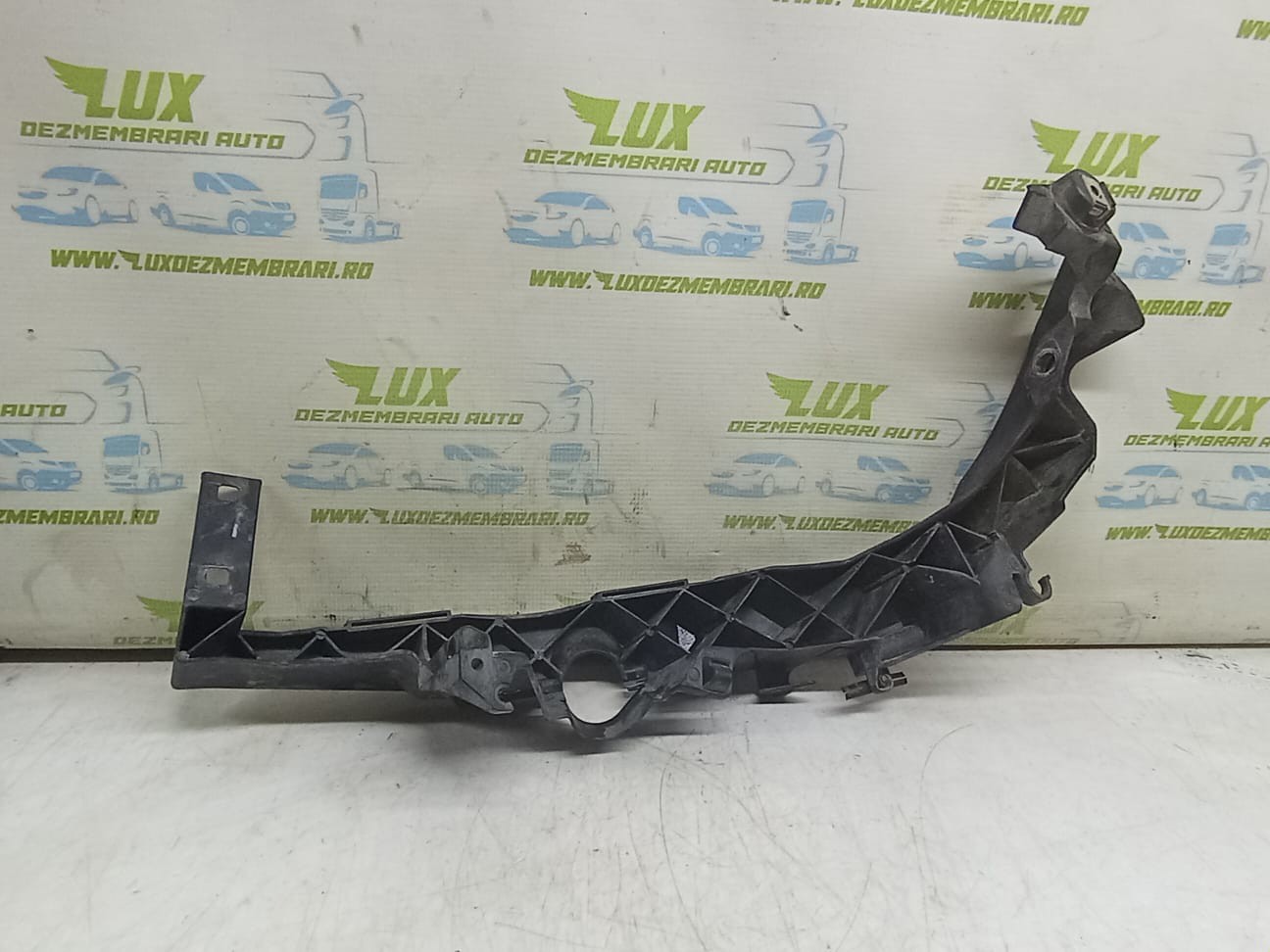 Suport far dreapta 51647116708 BMW Seria 3 E90 (2004 - 2010)