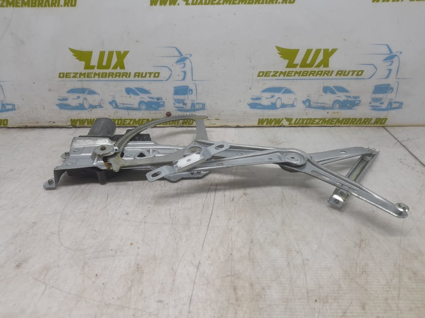 Macara geam dreapta fata A3300-13100418 Opel Astra H (2004 - 2007)