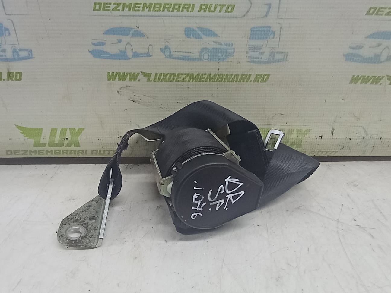 Centura siguranta spate 1k6857806aa Volkswagen Golf 6 (2008 - 2015)