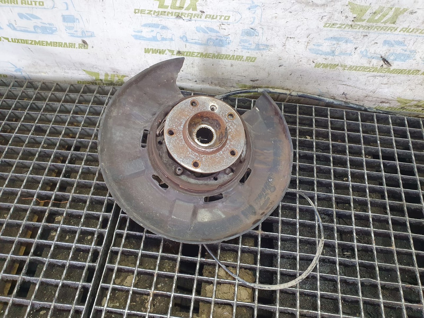 Fuzeta stanga spate 6788049 BMW X1 E84 (2009 - 2012)