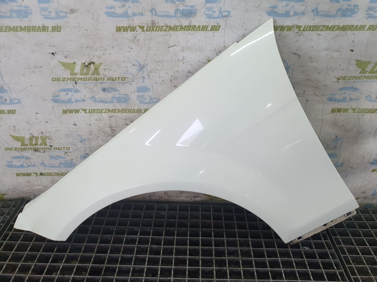 Aripa stanga fata Mercedes Benz C-Class W204/S204 (2007 - 2012)