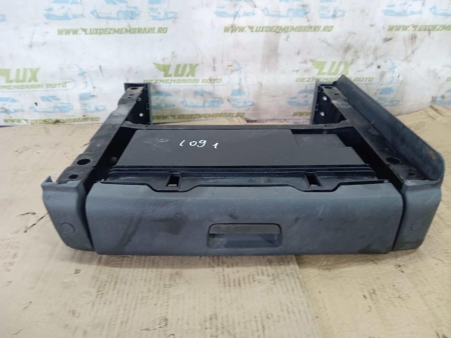 Sertar bord 1t0881033 Volkswagen Touran 1 (facelift) (2006 - 2010)