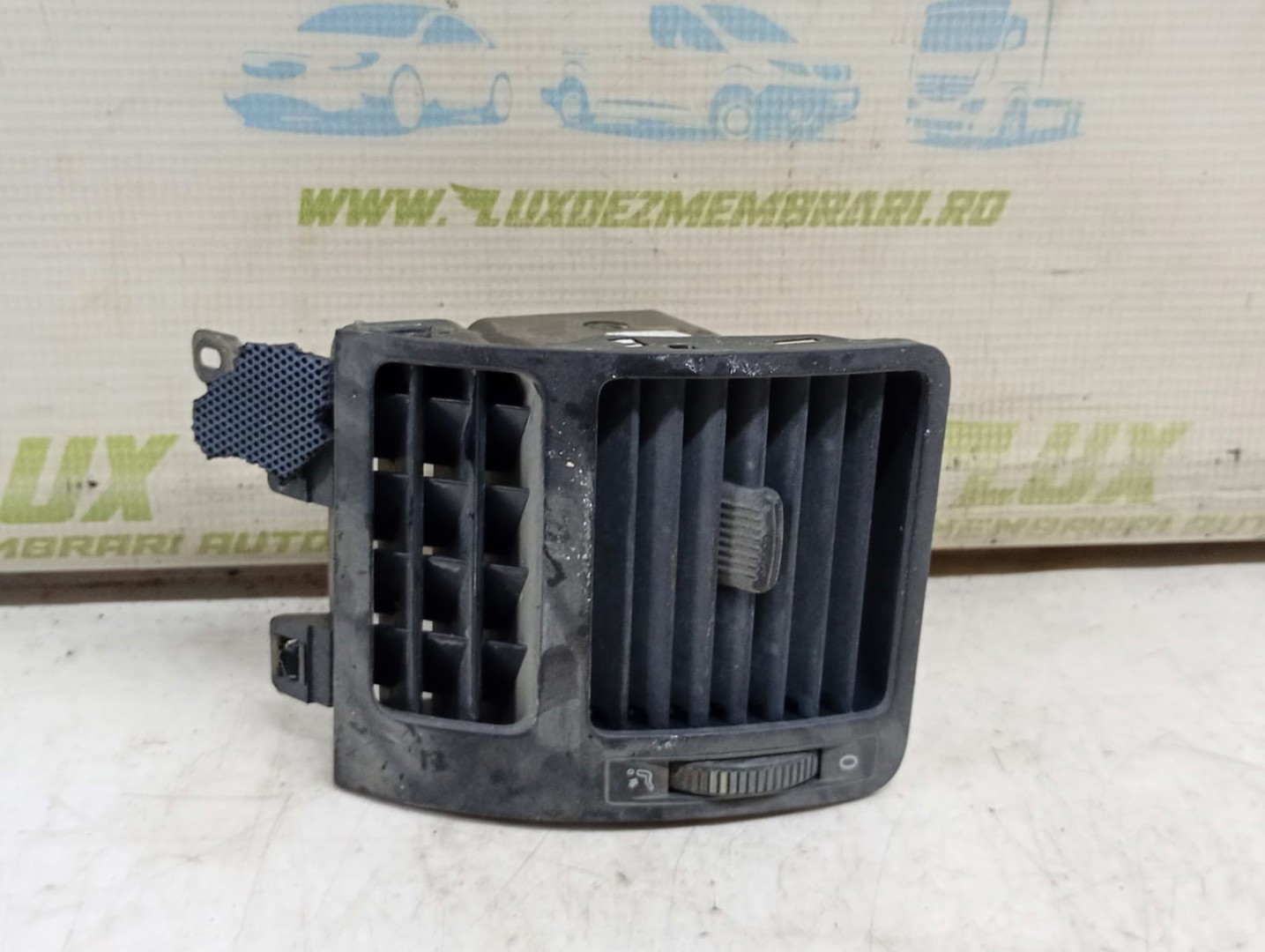 Grila ventilatie bord 1T0819704a Volkswagen Touran 1 (facelift) (2006 - 2010)