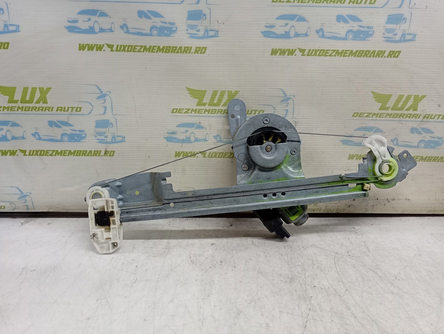 Macara geam dreapta spate 402048a Renault Scenic 2 (facelift) (2006 - 2010)