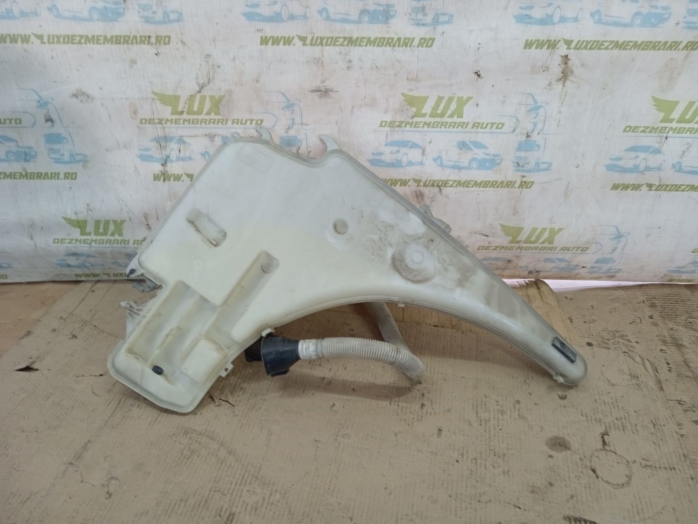 Vas lichid parbriz e145r010142 BMW X1 E84 (2009 - 2012)
