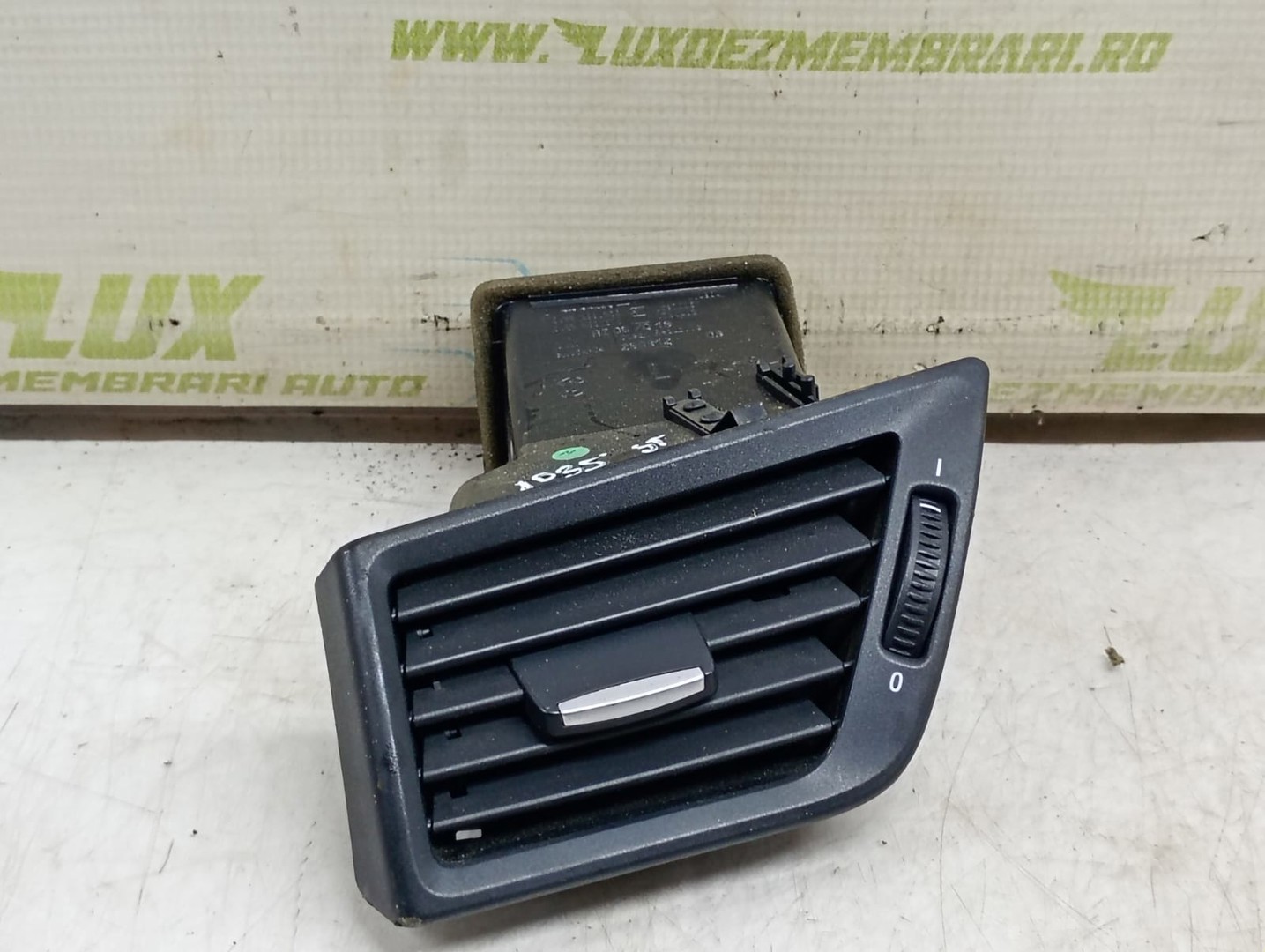 Grila ventilatie bord 64222991233 BMW X1 E84 (2009 - 2012)