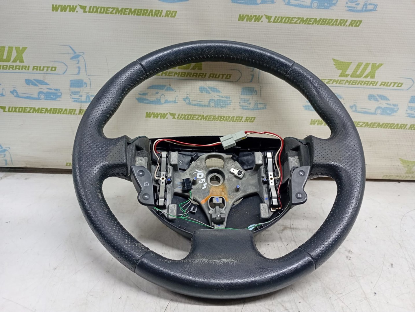 Volan in 3 spite 8200106306j Renault Scenic 2 (facelift) (2006 - 2010)
