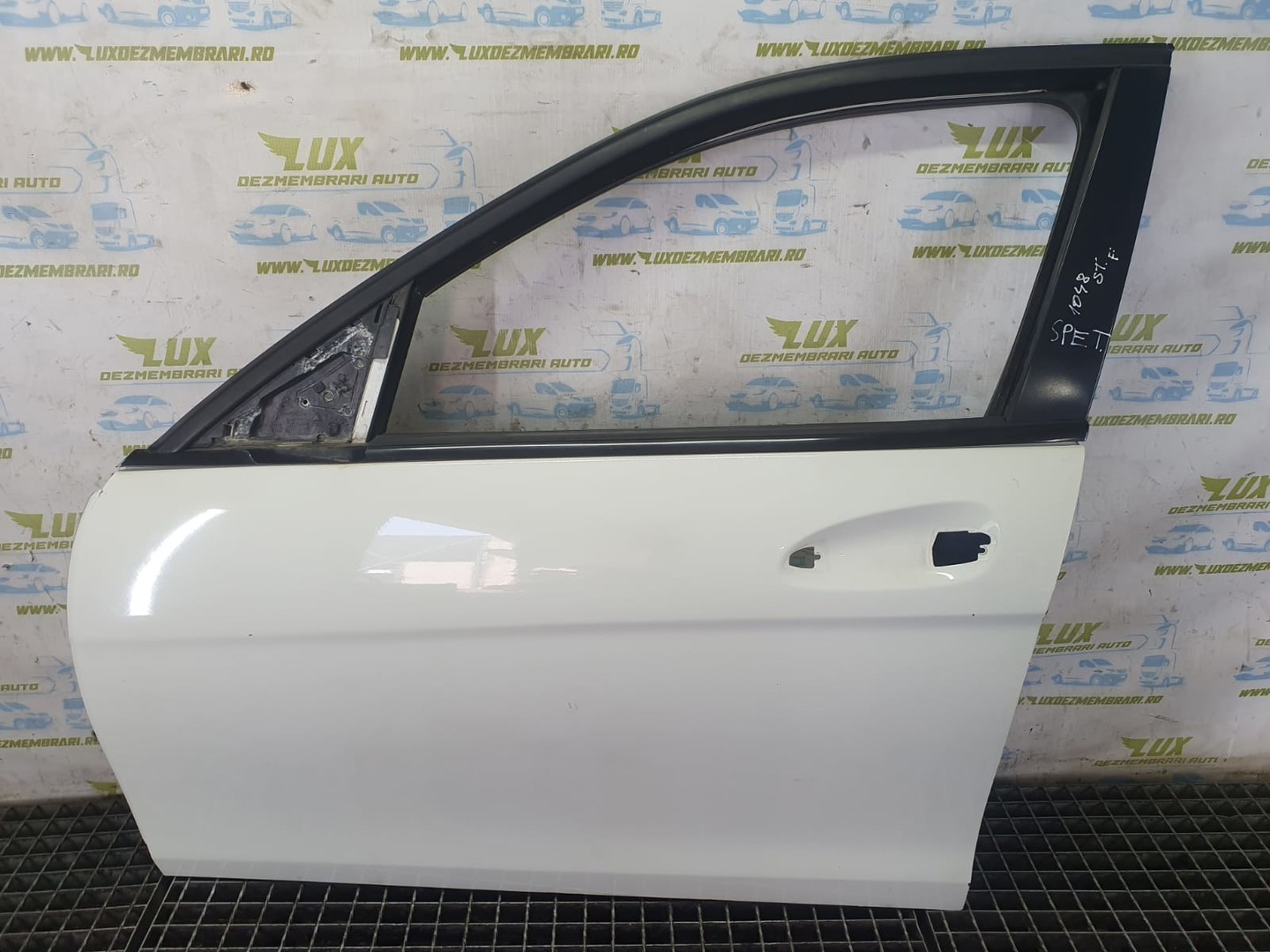 Usa stanga fata Mercedes Benz C-Class W204/S204 (2007 - 2012)