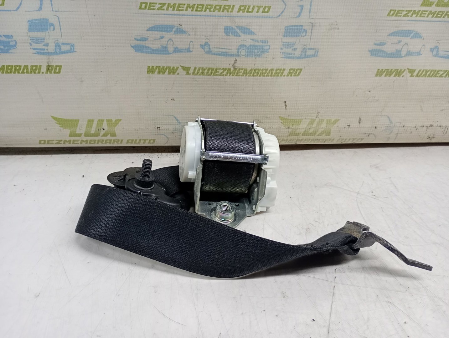 Centura siguranta stanga fata 34058427b BMW X1 E84 (2009 - 2012)