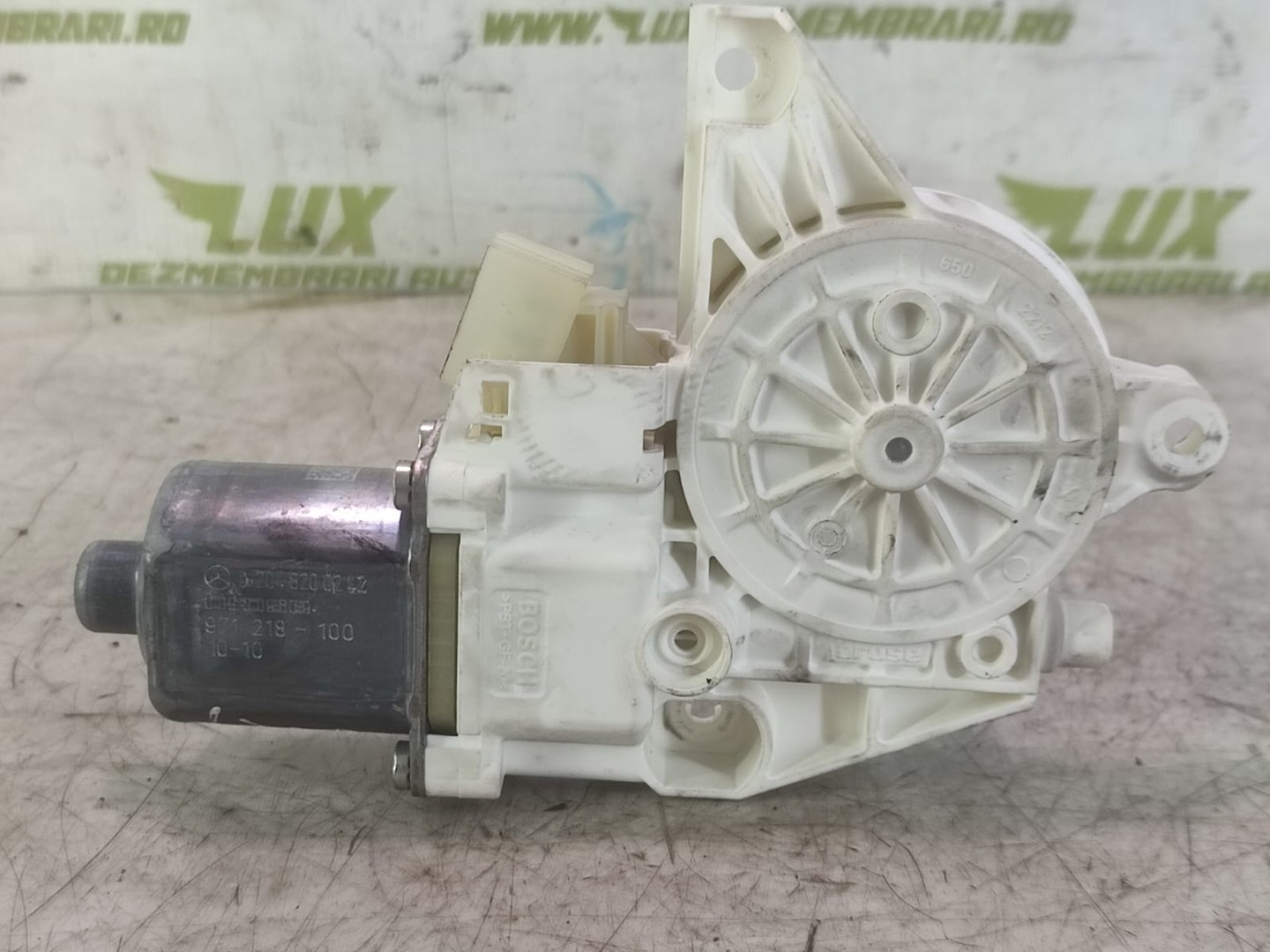 Motoras geam dreapta fata A2048200242 Mercedes Benz C-Class W204/S204 (2007 - 2012)