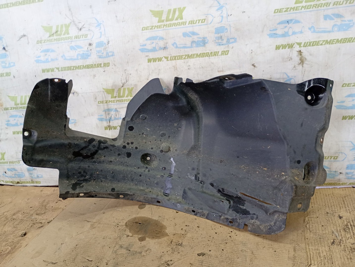 Carenaj roata fata dreapta BMW X1 E84 (2009 - 2012)