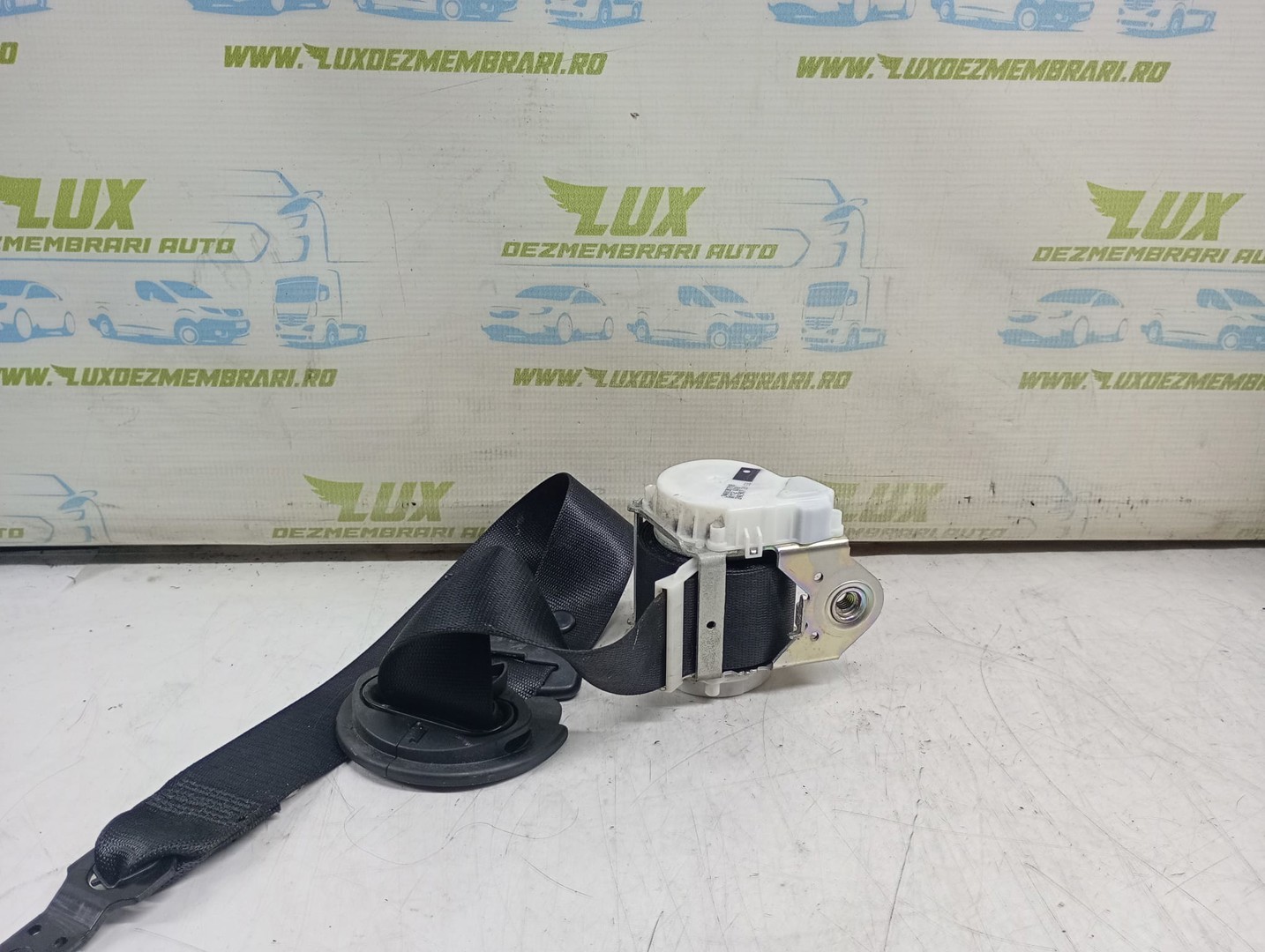 Centura siguranta stanga fata 33017492b BMW X3 E83 (facelift) (2006 - 2010)