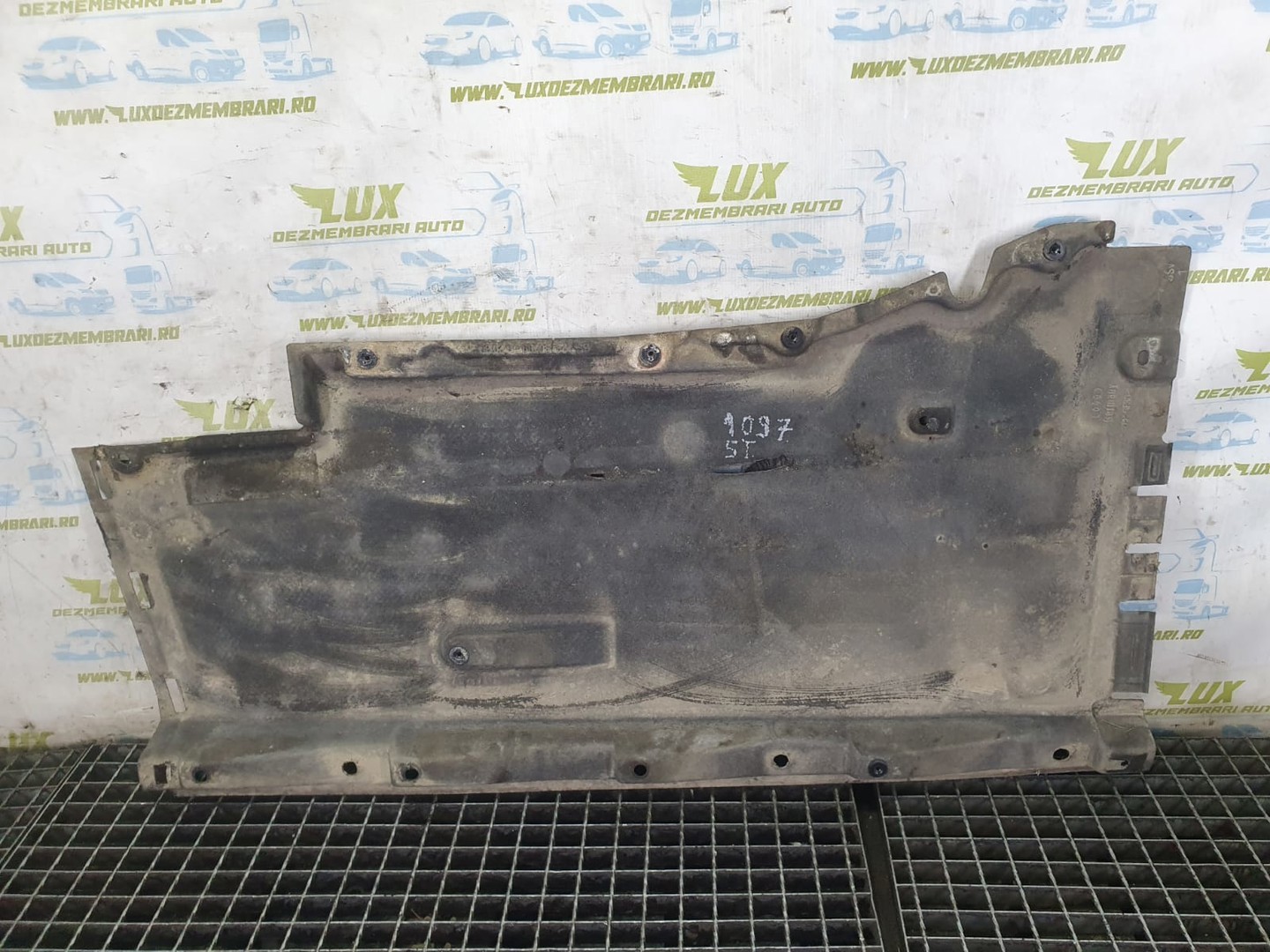 Scut caroserie stanga 4g0825207e Audi A6 4G/C7 (facelift) (2014 - 2020)