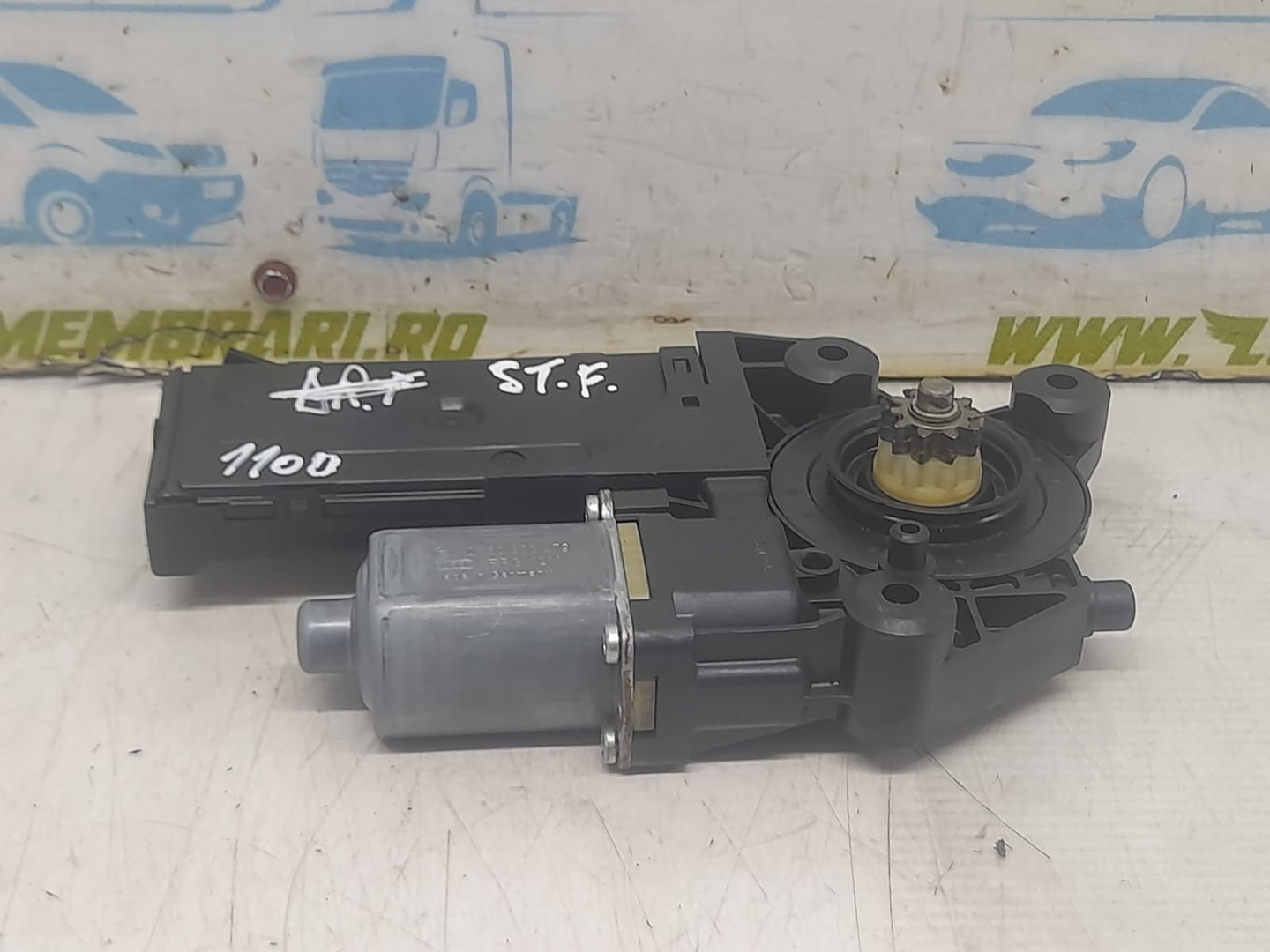 Motoras geam stanga fata 966315-200 Renault Scenic 3 (2009 - 2012)