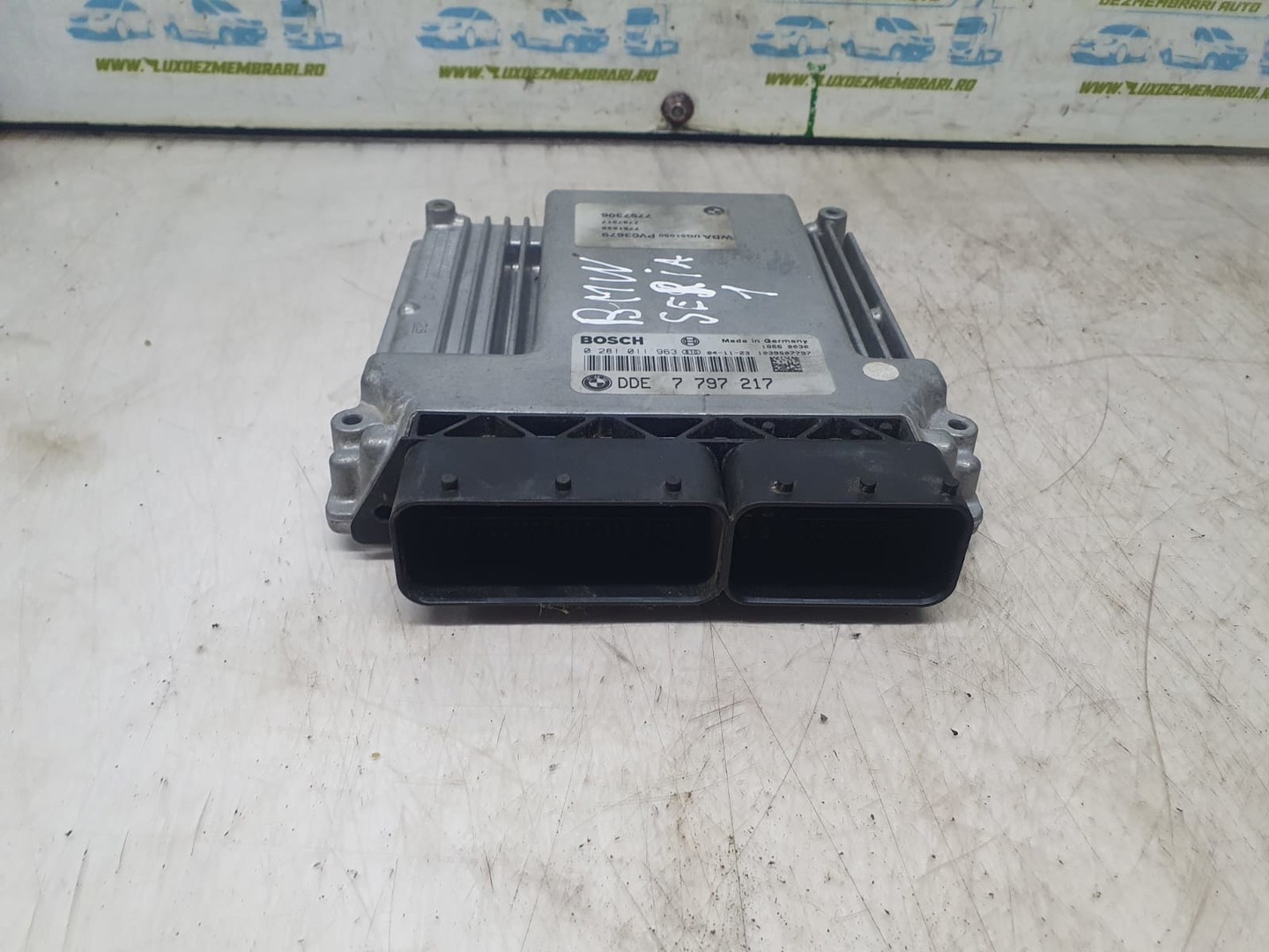 Calculator motor ECU 0281011963 BMW Seria 1 E87 (2004 - 2007)