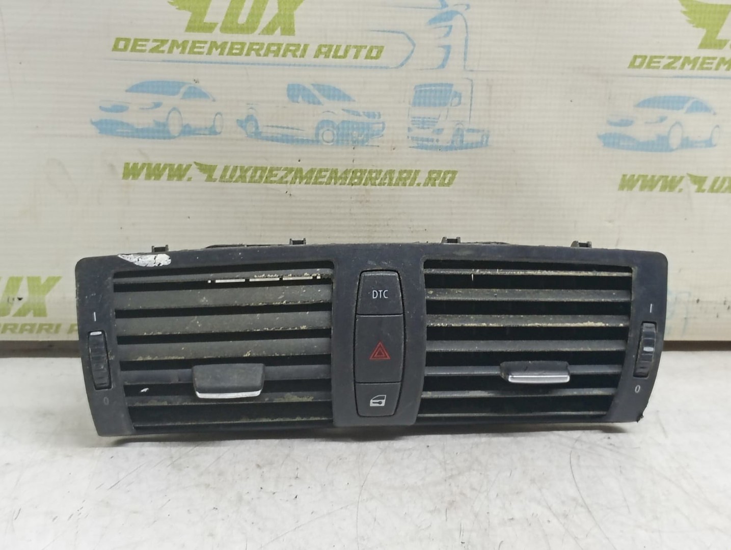 Grila ventilatie bord 705918912 BMW Seria 1 E87 (2004 - 2007)