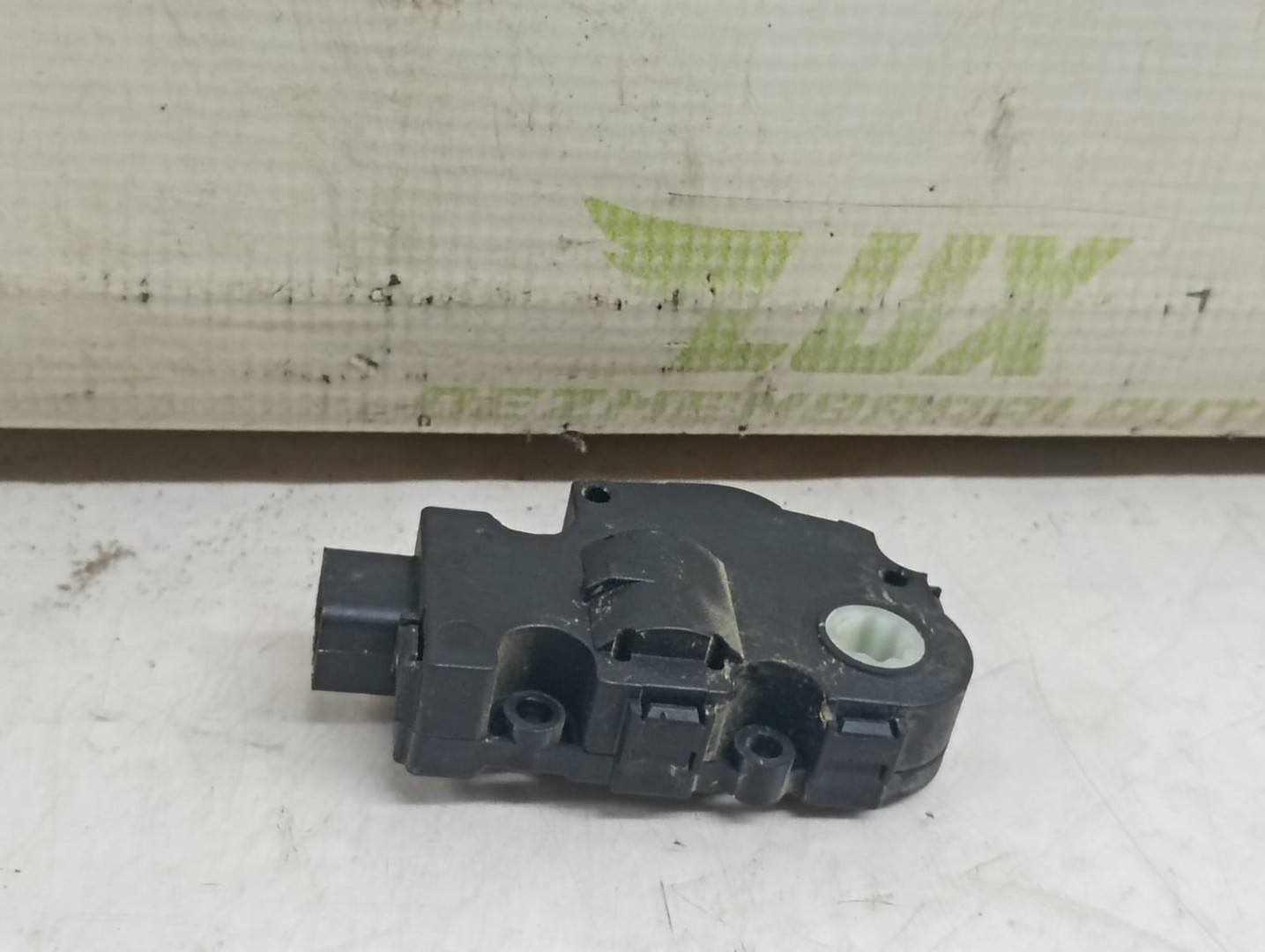 Motoras clapeta mixaj aer 985458D03 BMW Seria 1 E87 (2004 - 2007)
