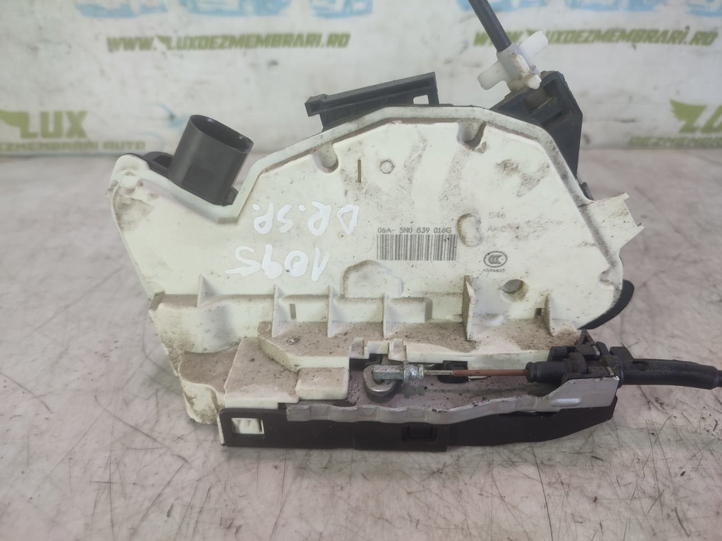 Broasca dreapta spate 5n0839016g Volkswagen Passat CC 1 (facelift) (2012 - 2017)