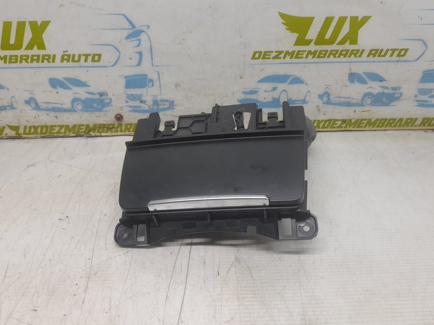 Scrumiera 8k0857951 Audi A4 B8/8K (facelift) (2011 - 2016)