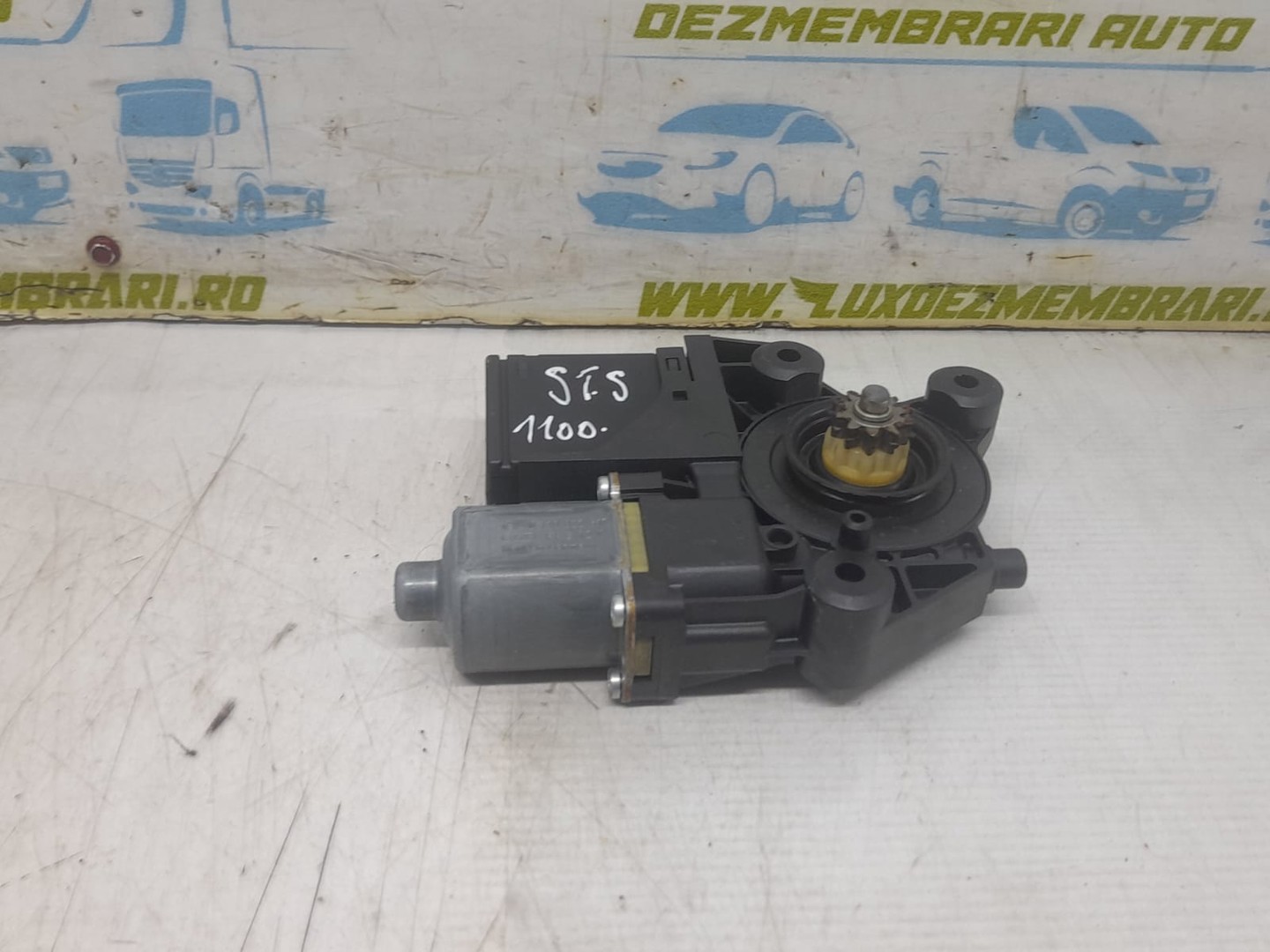 Motoras geam stanga spate 827310166R Renault Scenic 3 (2009 - 2012)