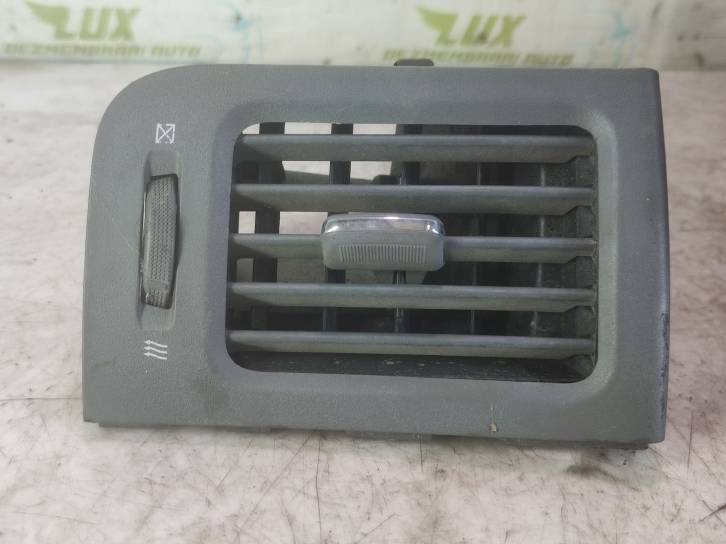 Grila ventilatie bord p19680a75000 Nissan X-Trail T31 (2007 - 2011)