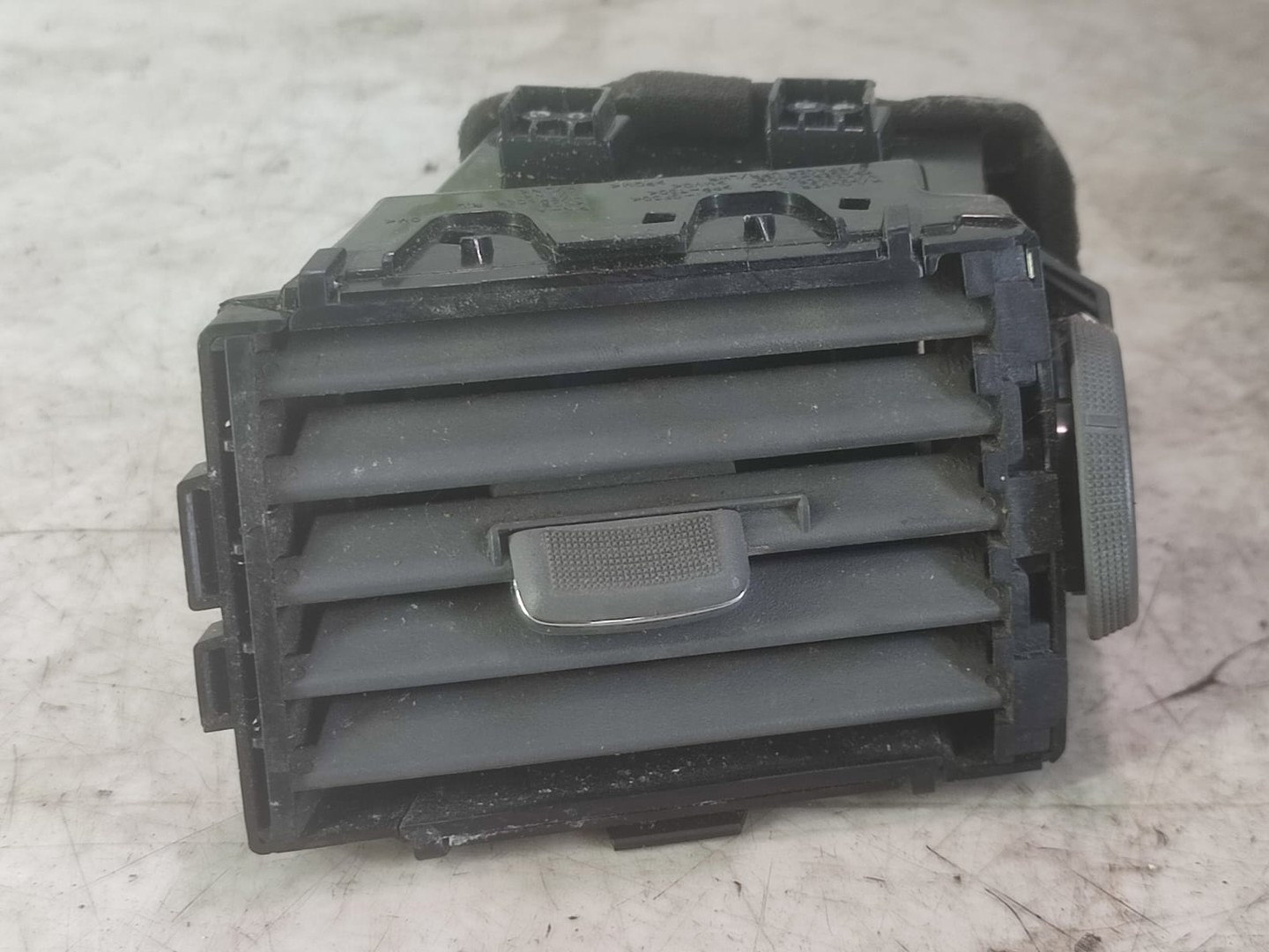 Grila ventilatie bord P19670a75400 Nissan X-Trail T31 (2007 - 2011)