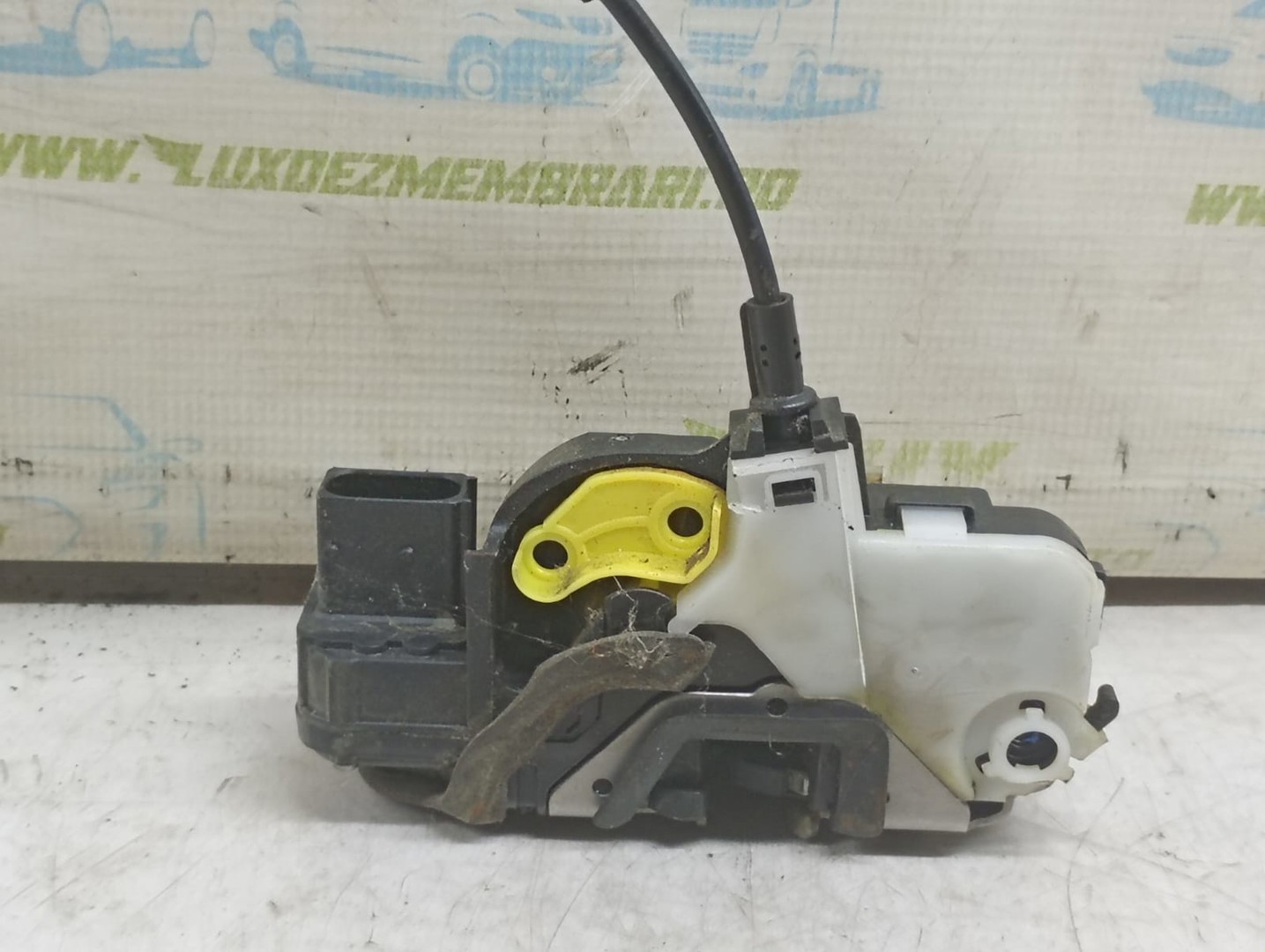 Broasca stanga fata 13503801 Opel Insignia A (2008 - 2014)