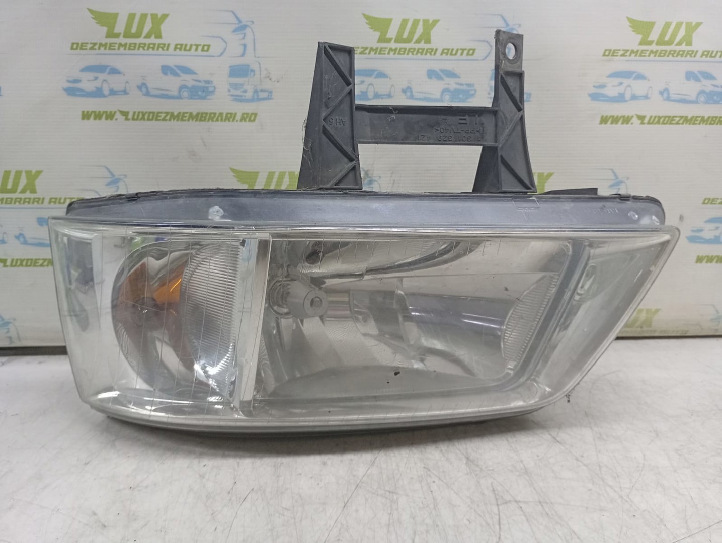 Far stanga 7H1941017n Volkswagen Transporter T5 (2003 - 2009)