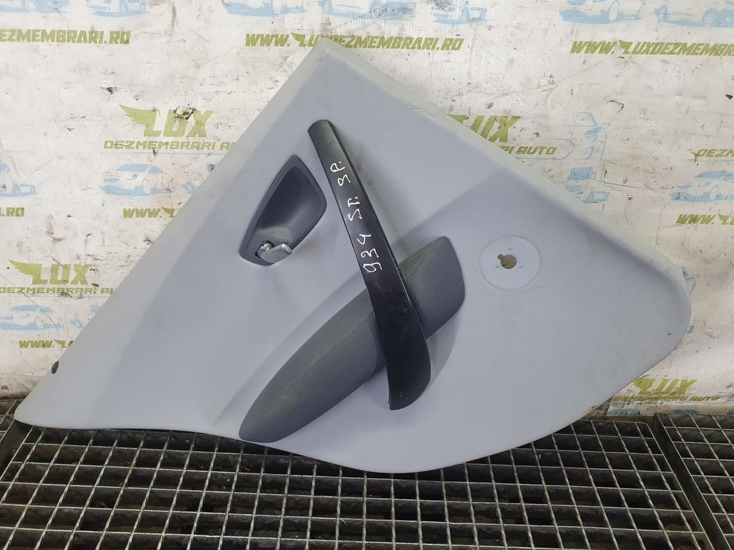 Fata usa stanga spate BMW Seria 1 E87 (2004 - 2007)