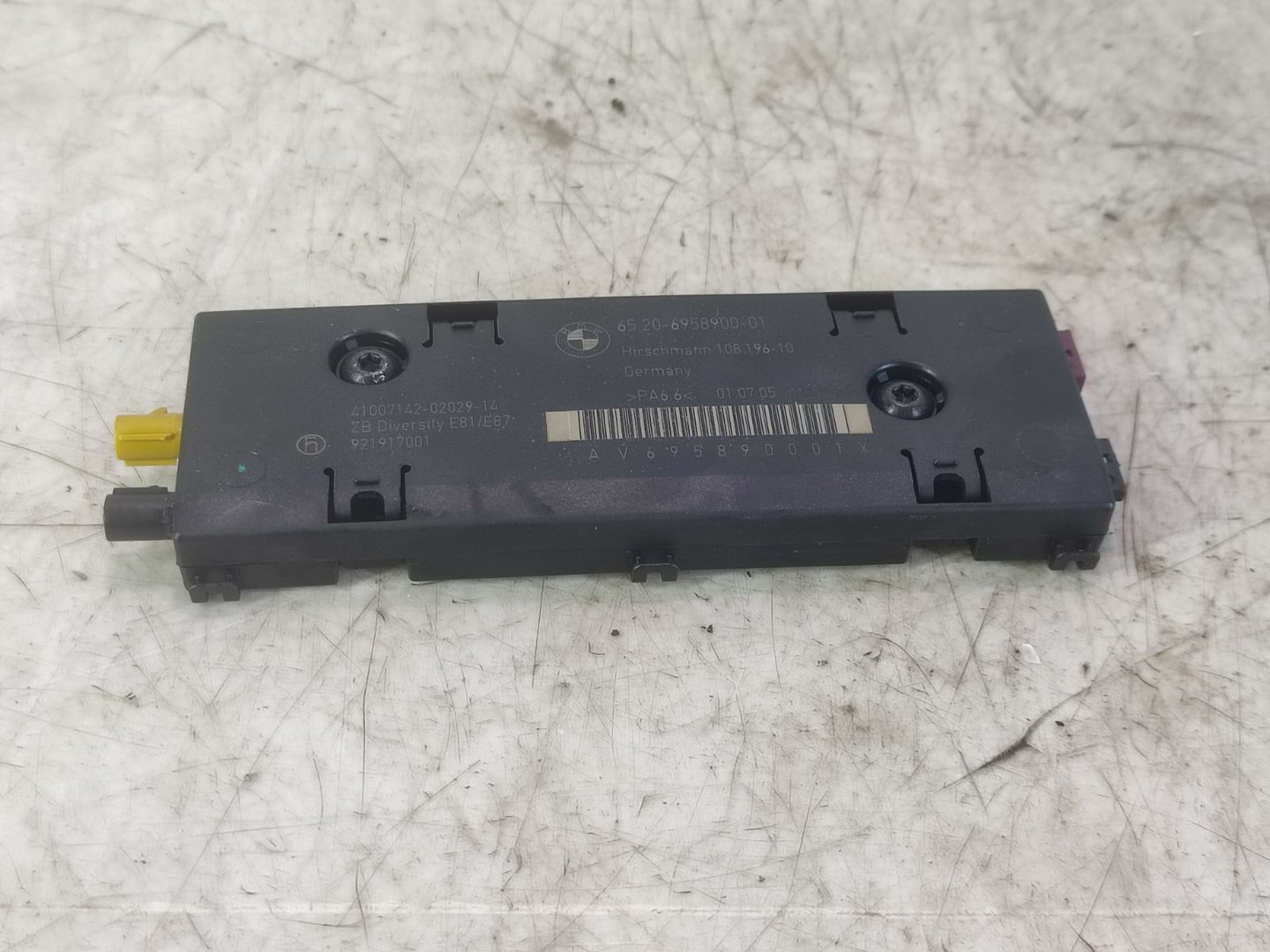 Amplificator antena 6520-6958900-01 BMW Seria 1 E87 (2004 - 2007)