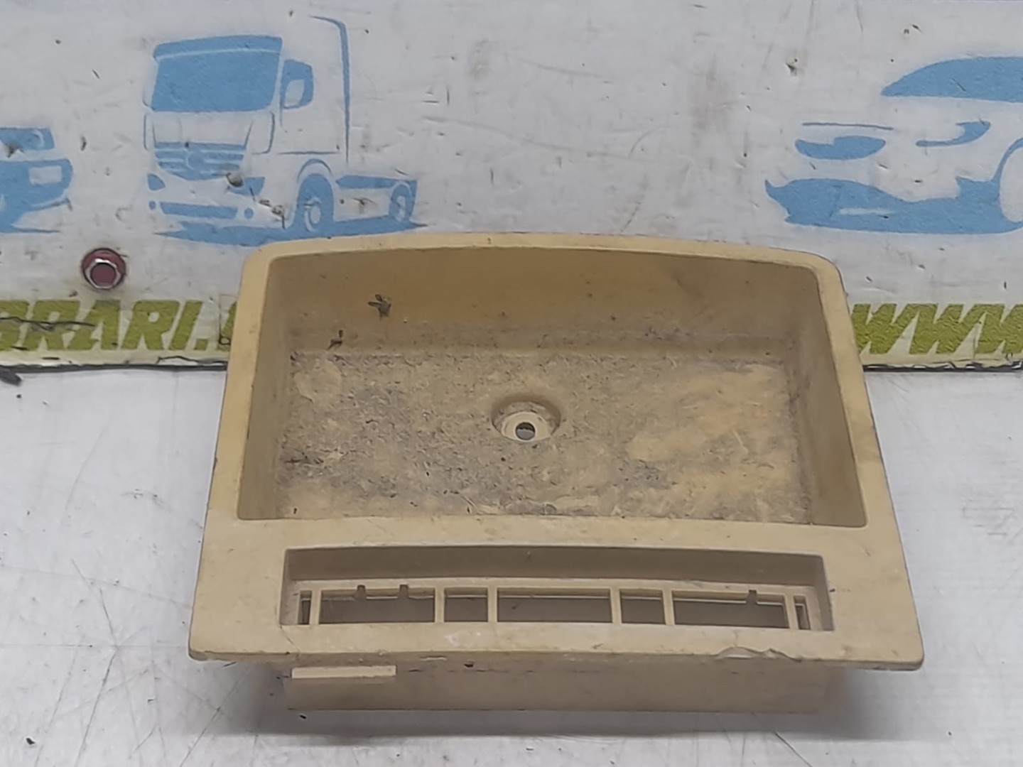 Ornament consola centrala 1T1857368 Volkswagen Touran 1 (facelift) (2006 - 2010)