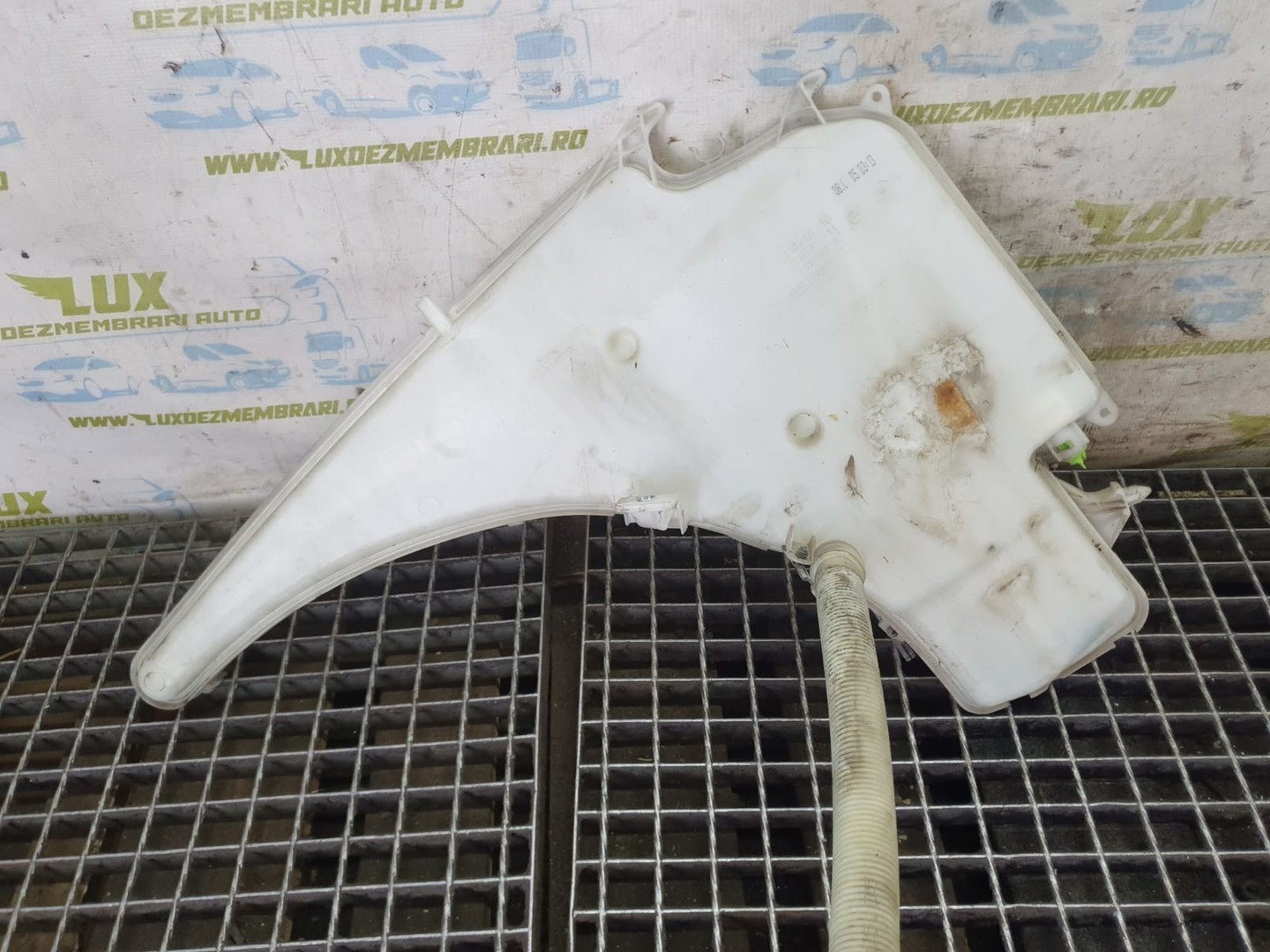 Vas lichid parbriz 7124231 BMW Seria 1 E87 (2004 - 2007)
