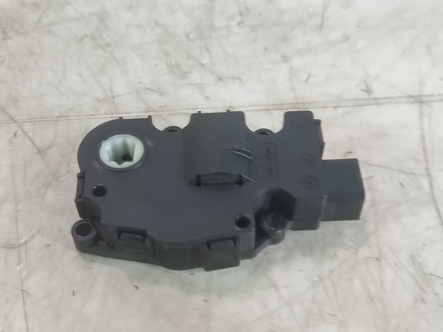 Motoras clapeta mixaj aer 985458d03 BMW Seria 1 E87 (2004 - 2007)