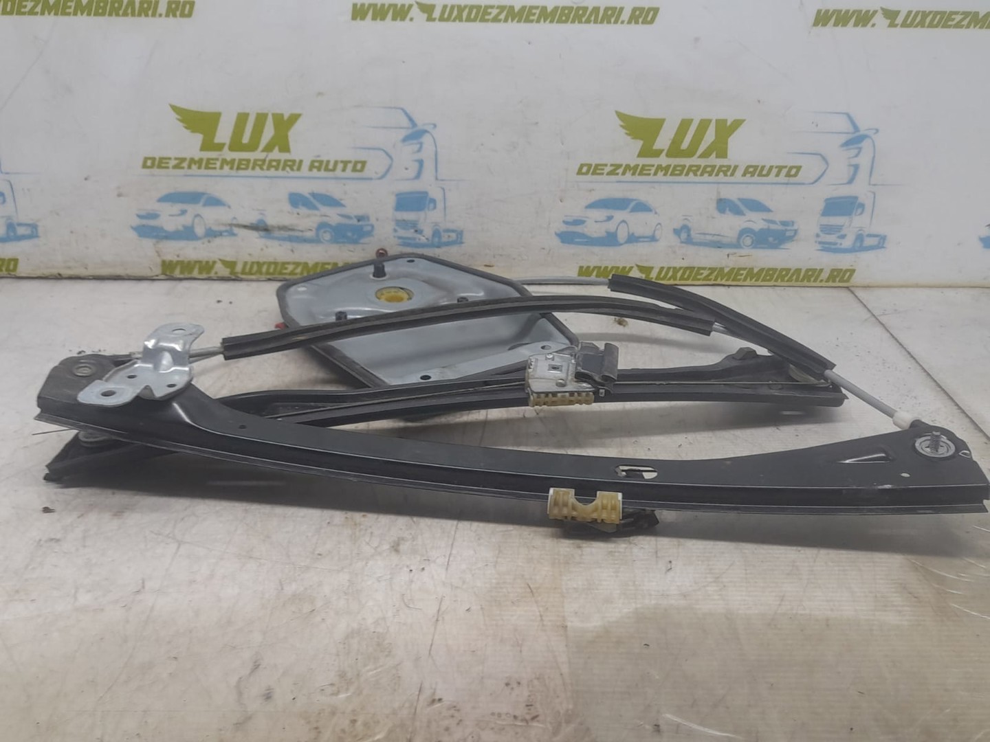 Macara geam dreapta fata e038074012 Volkswagen Golf 5 (2003 - 2009)