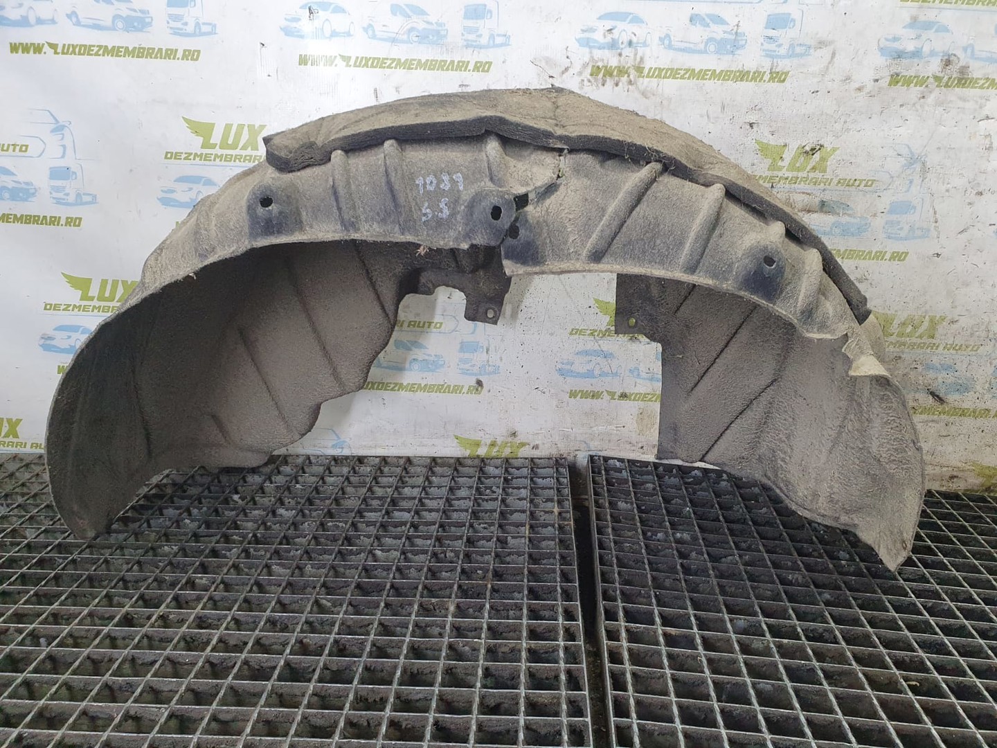 Carenaj roata spate stanga Audi A4 B9 (2015 - 2020)