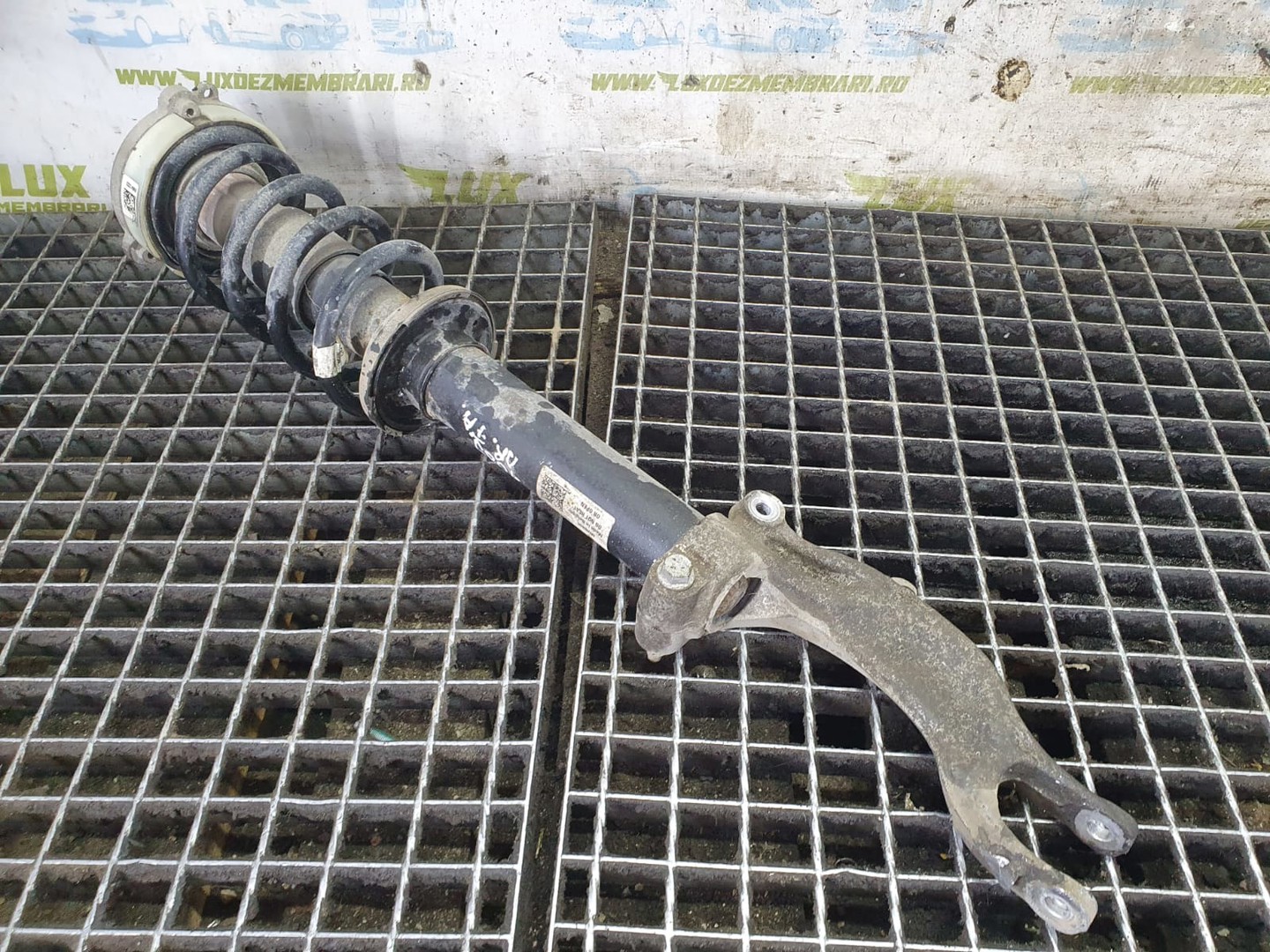 Amortizor cu arc dreapta fata 8w9031d Audi A4 B9 (2015 - 2020)