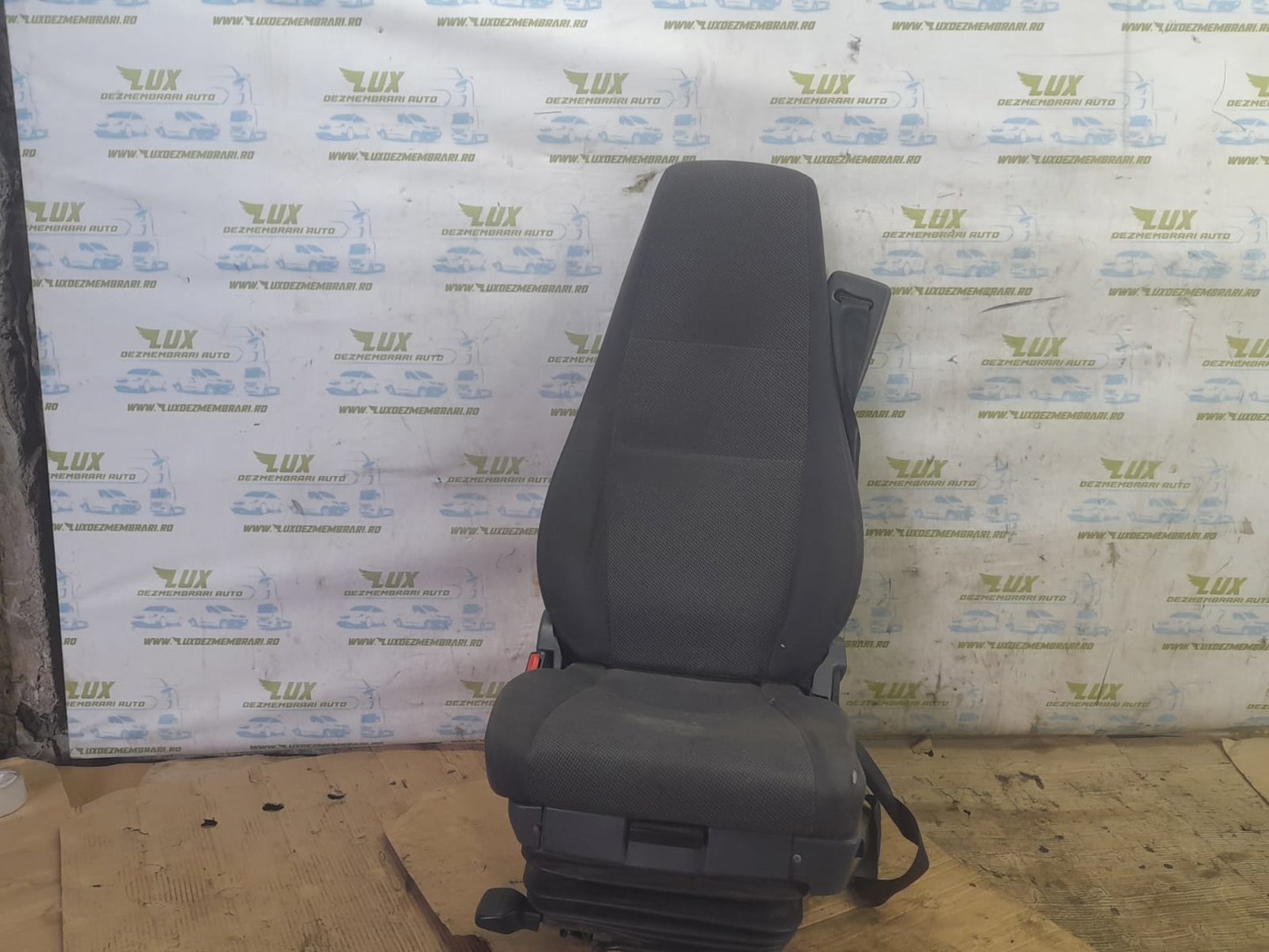 Scaun stanga fata Scania R420 1 (2004 - 2009)