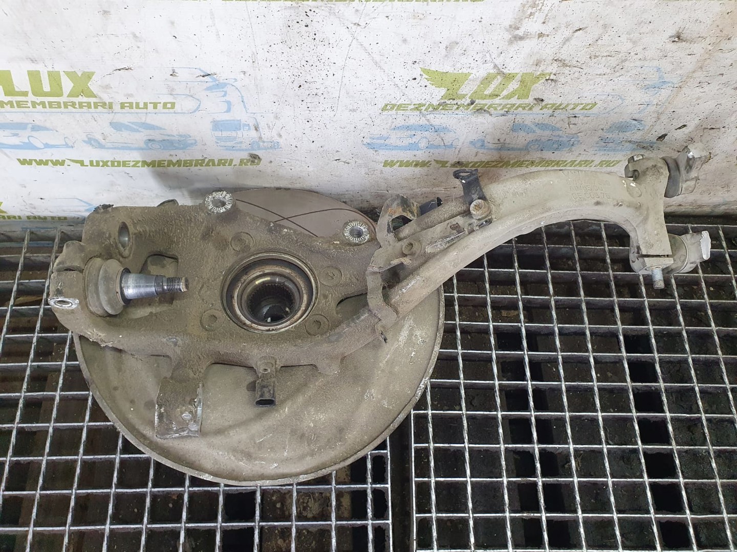 Fuzeta stanga fata 8w0407559 Audi A4 B9 (2015 - 2020)