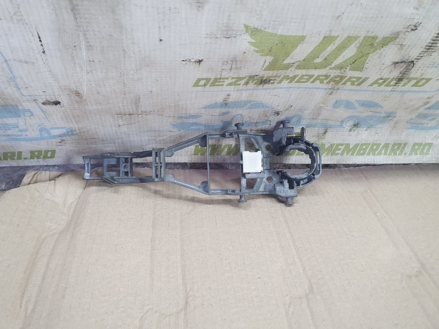 Suport maner exterior 1k0837885 Volkswagen Golf 5 (2003 - 2009)