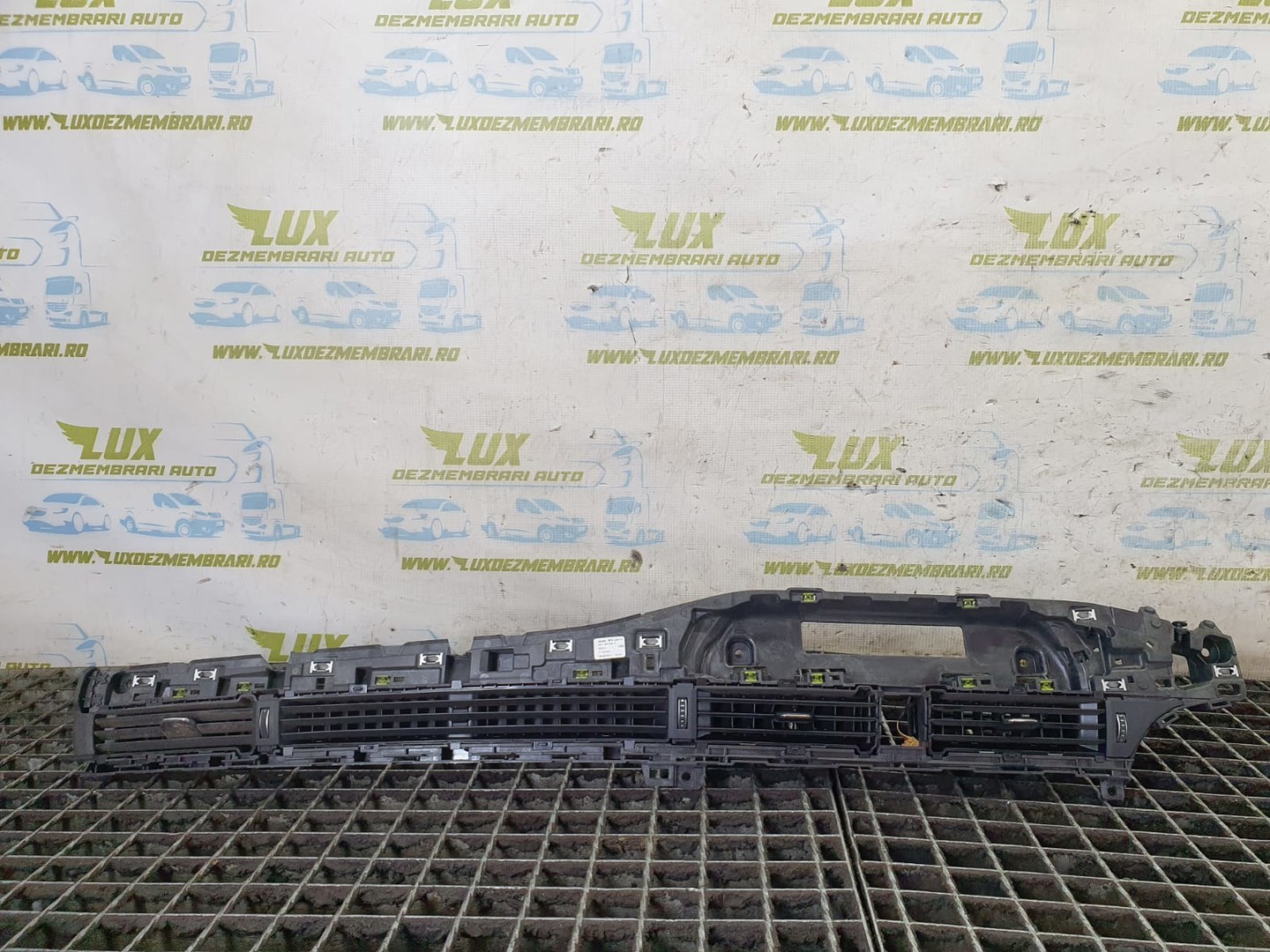 Grila ventilatie bord 8w1820902d Audi A4 B9 (2015 - 2020)